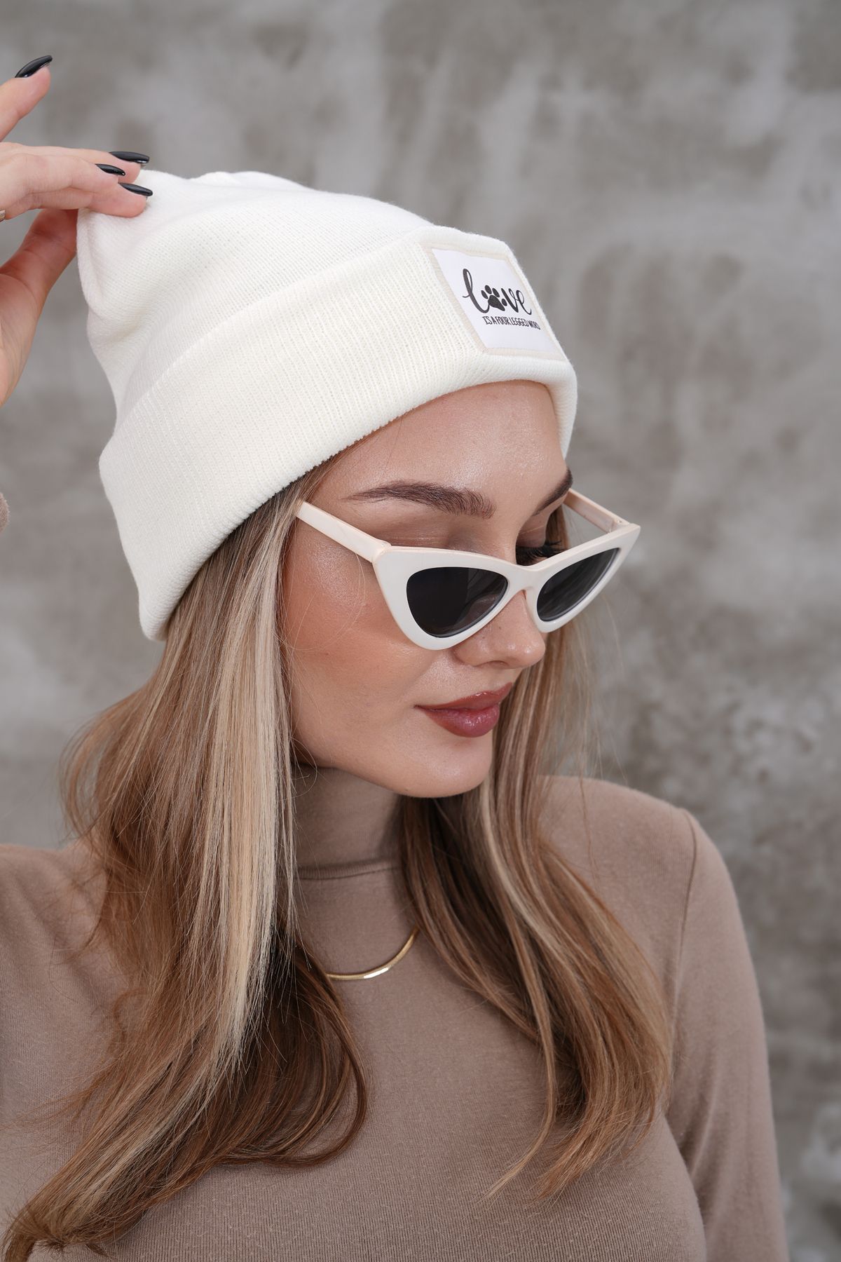 Glove workshop-Unisex Beanie Beret with Love Logo (Innocence) - Cream 5