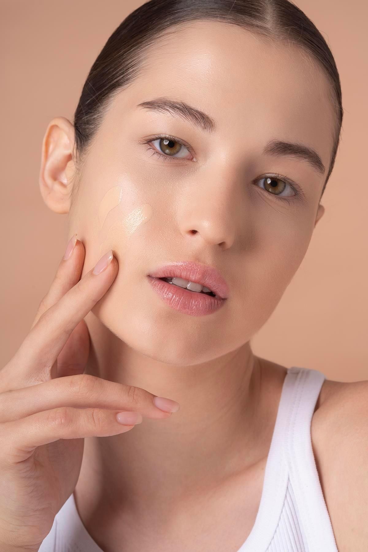 Alix Avien-واقي من الشمس بعامل حماية من الشمس SPF35 - كريم أساس سائل كريمي ذو تأثير مرطب 305 رمل دافئ 3