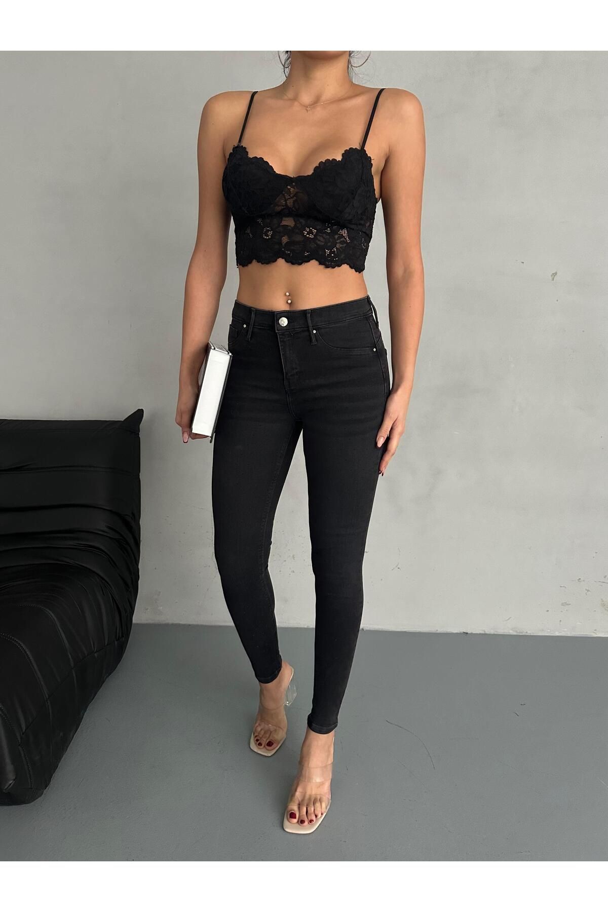 BPF-Blugi skinny Push Up cu detaliu în piatră cu efect modelat negru 2