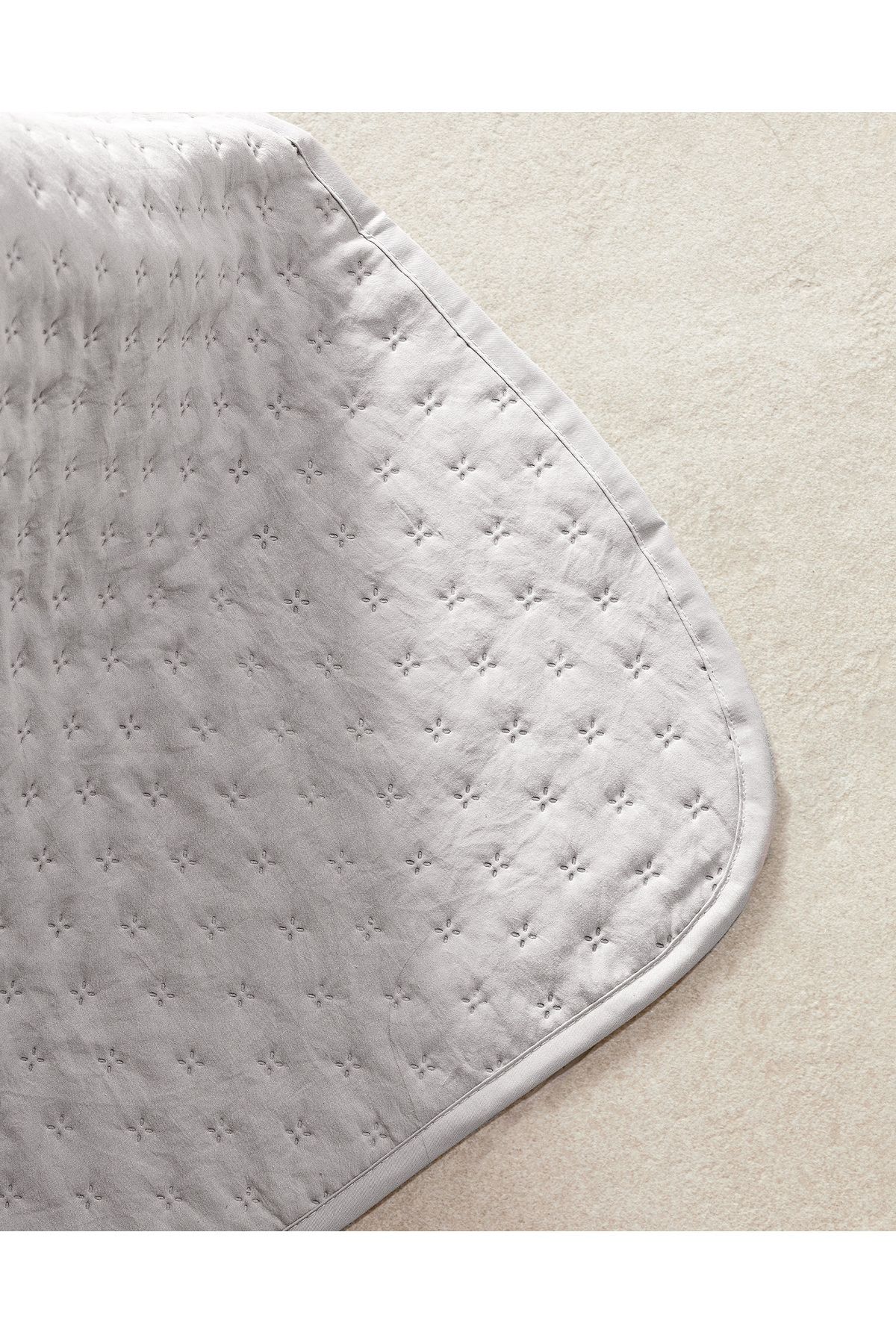 Madame Coco-Rennes Single Bedspread - Gray 6