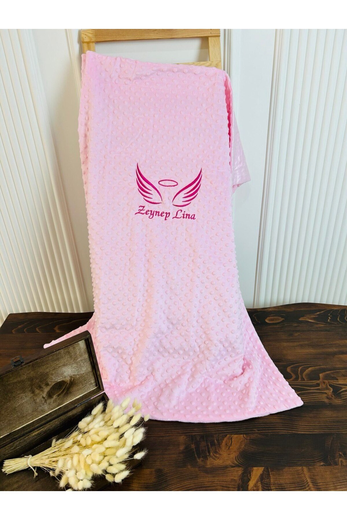 KARSU TASARIM Nakış İşlemeli İsimli Pembe Nohut Battaniye fotoğrafı 2 (önizleme)