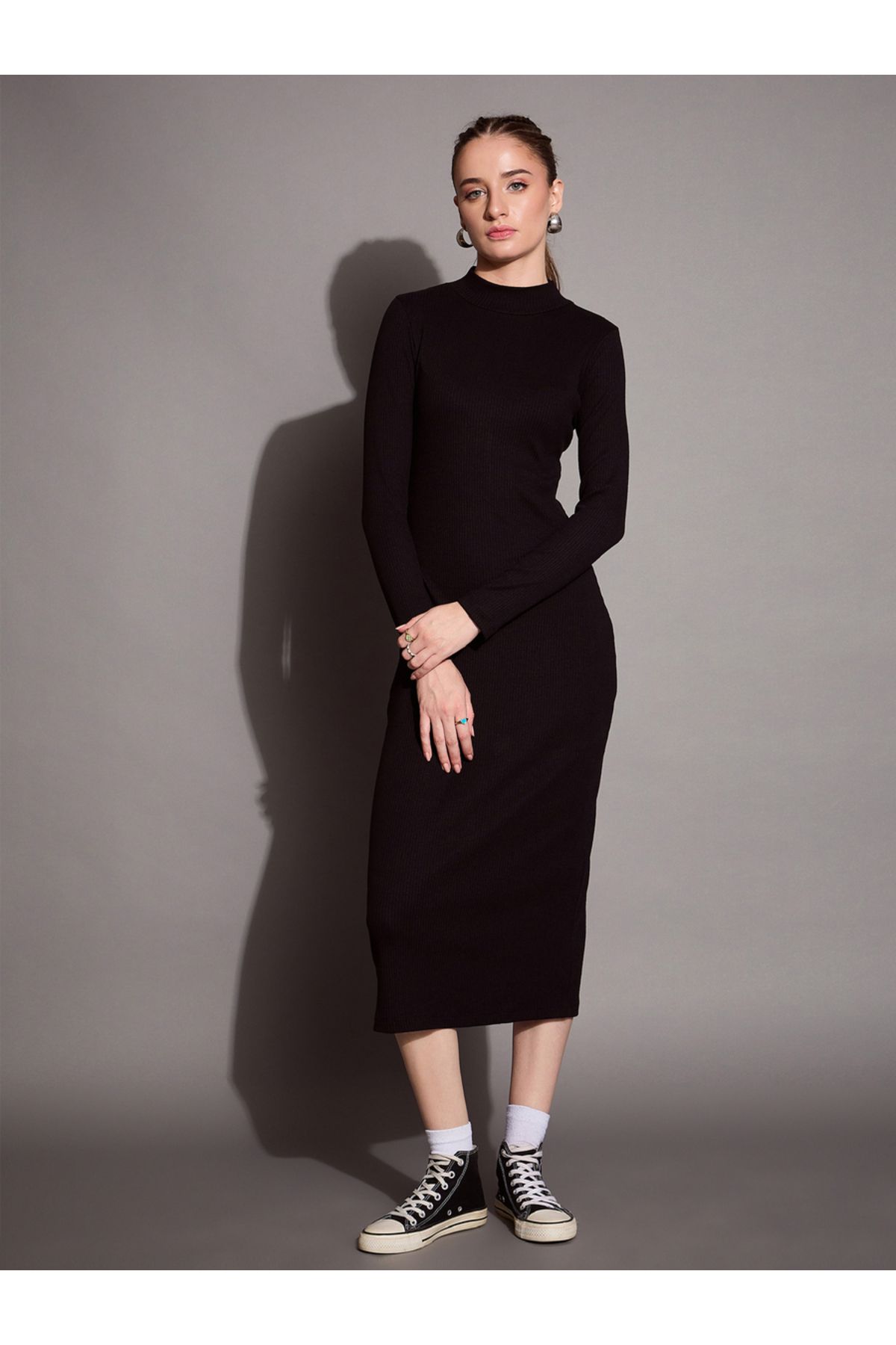 Sassafras By Styli-Ribbed Bodycon Midi Dress with Back Slit 2