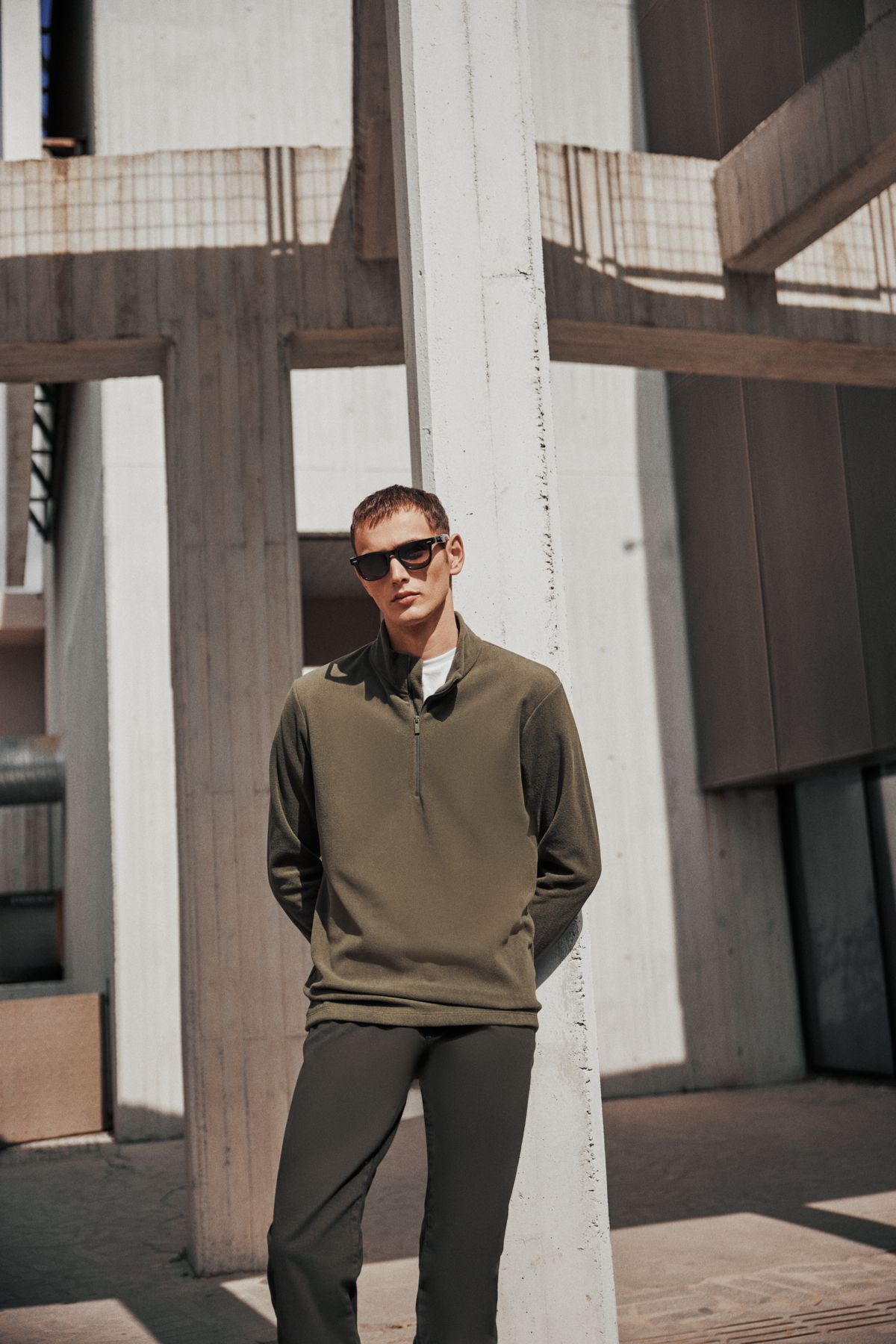 George Henry-Męska bluza Khaki Standard Fit - antypillingowa, odporna na zimno, z kołnierzem typu bato 4