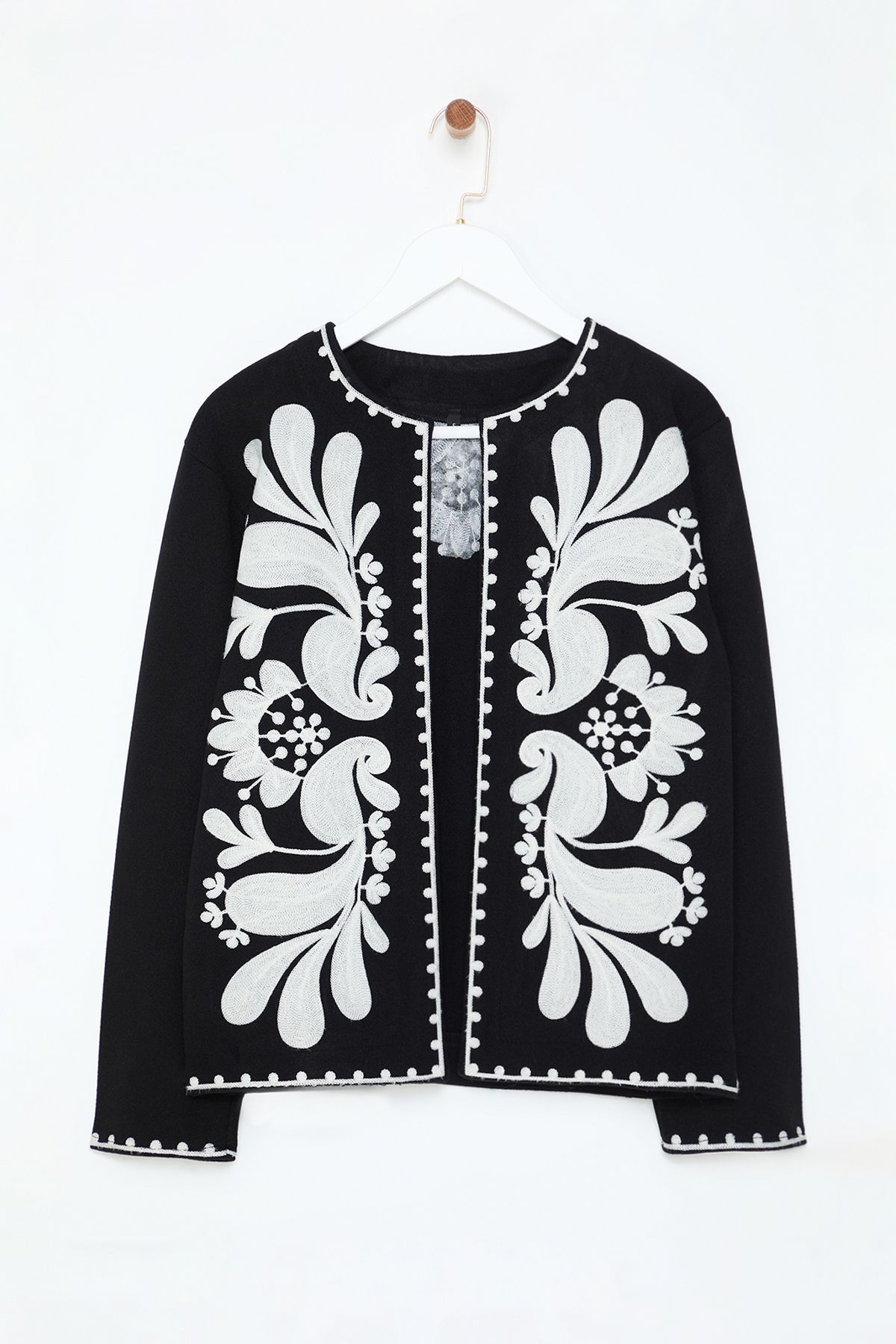 Trendyol Collection-Jachetă neagră obișnuită cu detaliu de prelucrare a mucegaiului, haină subțire TWOAW25MO00326 6