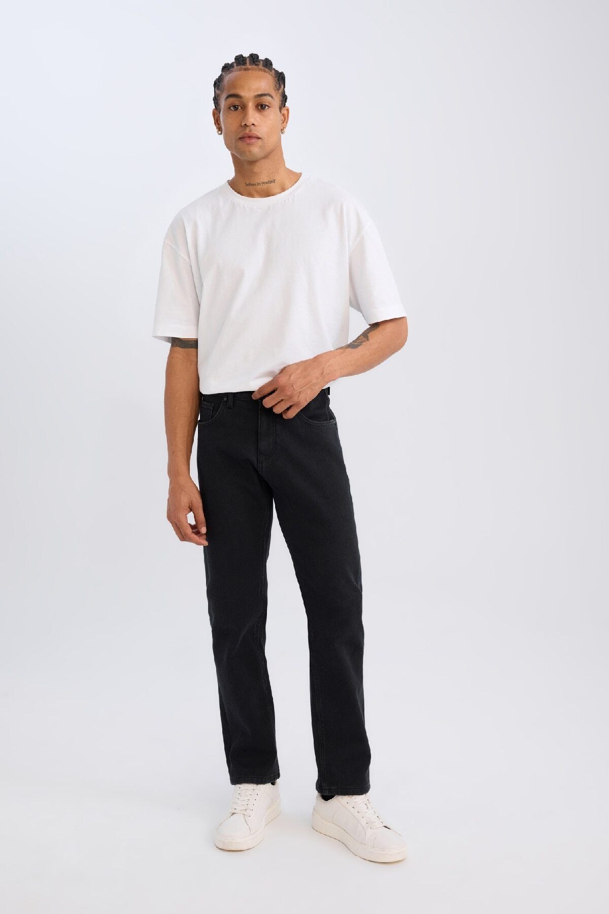 DeFacto Spodnie Jeansowe Sergio Regular Fit - Normalny Stan, Nogawka Rurkowa V0793az24wn Mężczyzna - 32/32