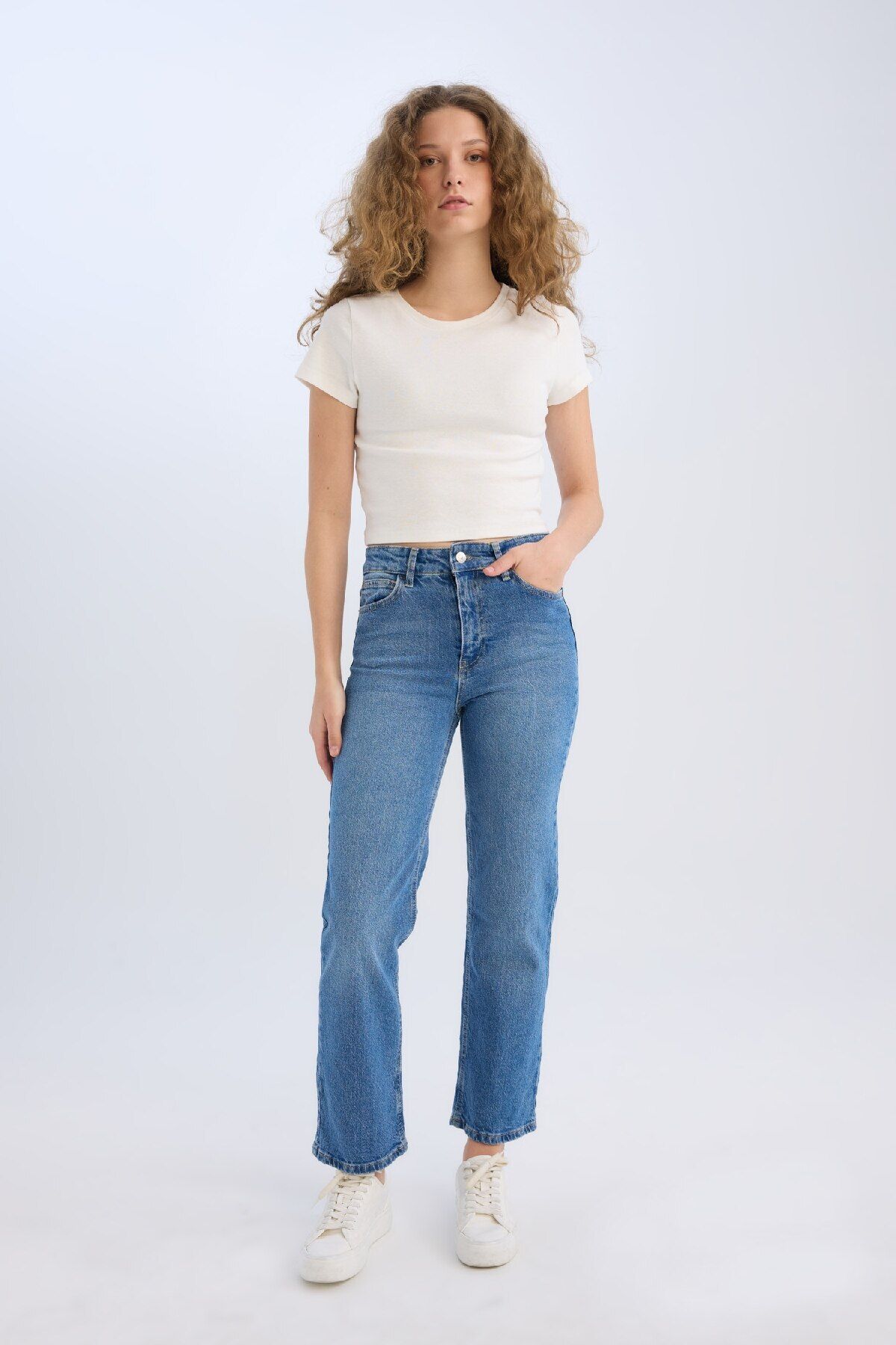 DeFacto-Comfort Straight High Waist Knöchellange, waschbare Jeanshose E3412axns 3