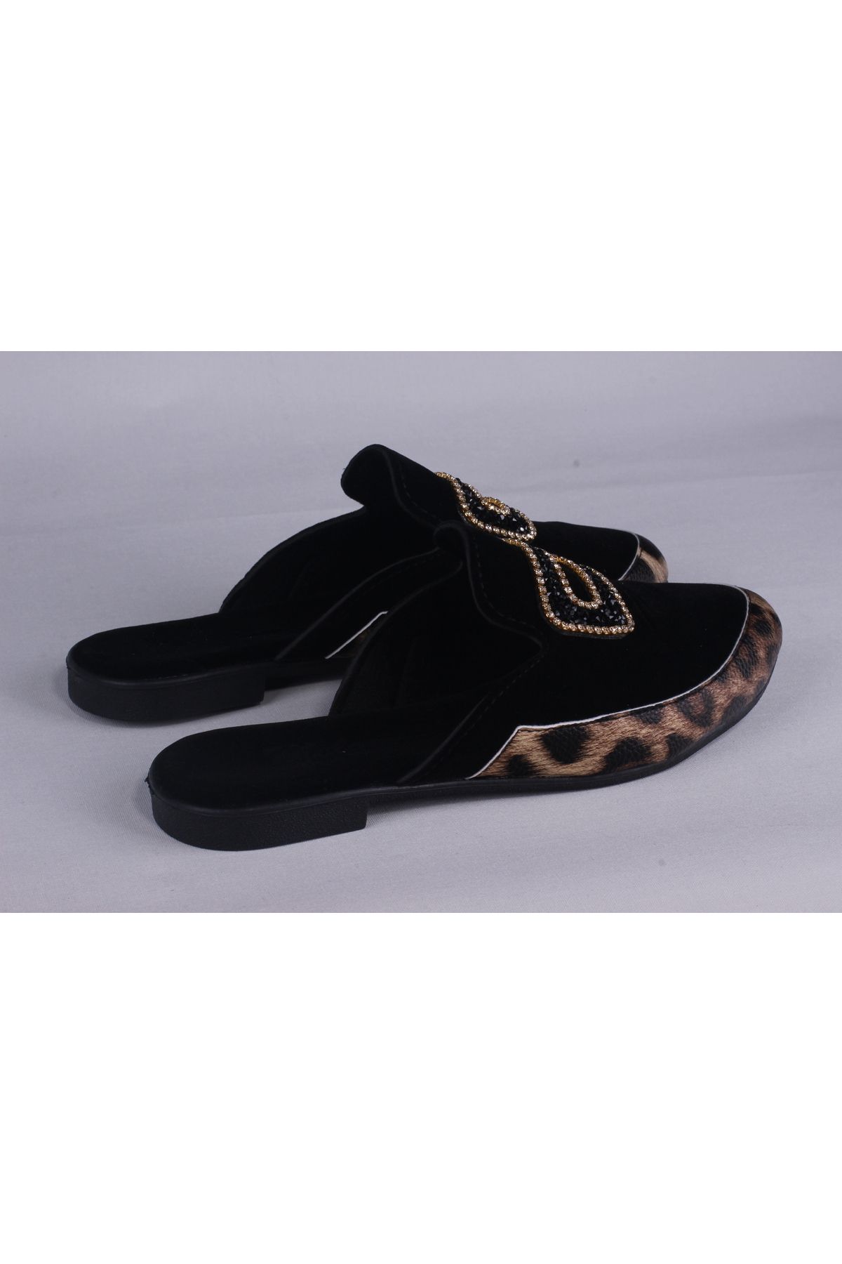 sengahenk-Gold Leopard Detailed Velvet Slippers with Oval Stones 8