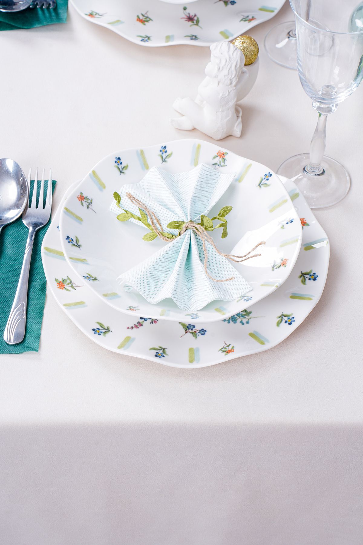 homease-Velvet Textured Suede Dartless Tablecloth 6