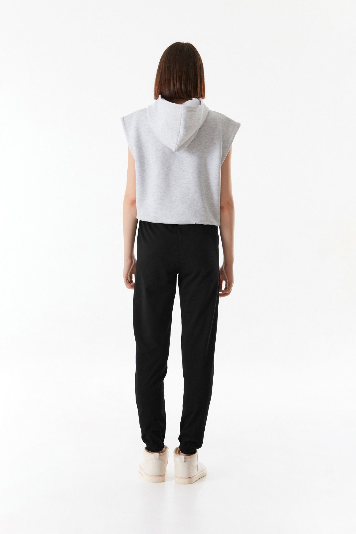 Fulla Moda-Basic Designed Jogger Sweatpants with Elastic Waist 3