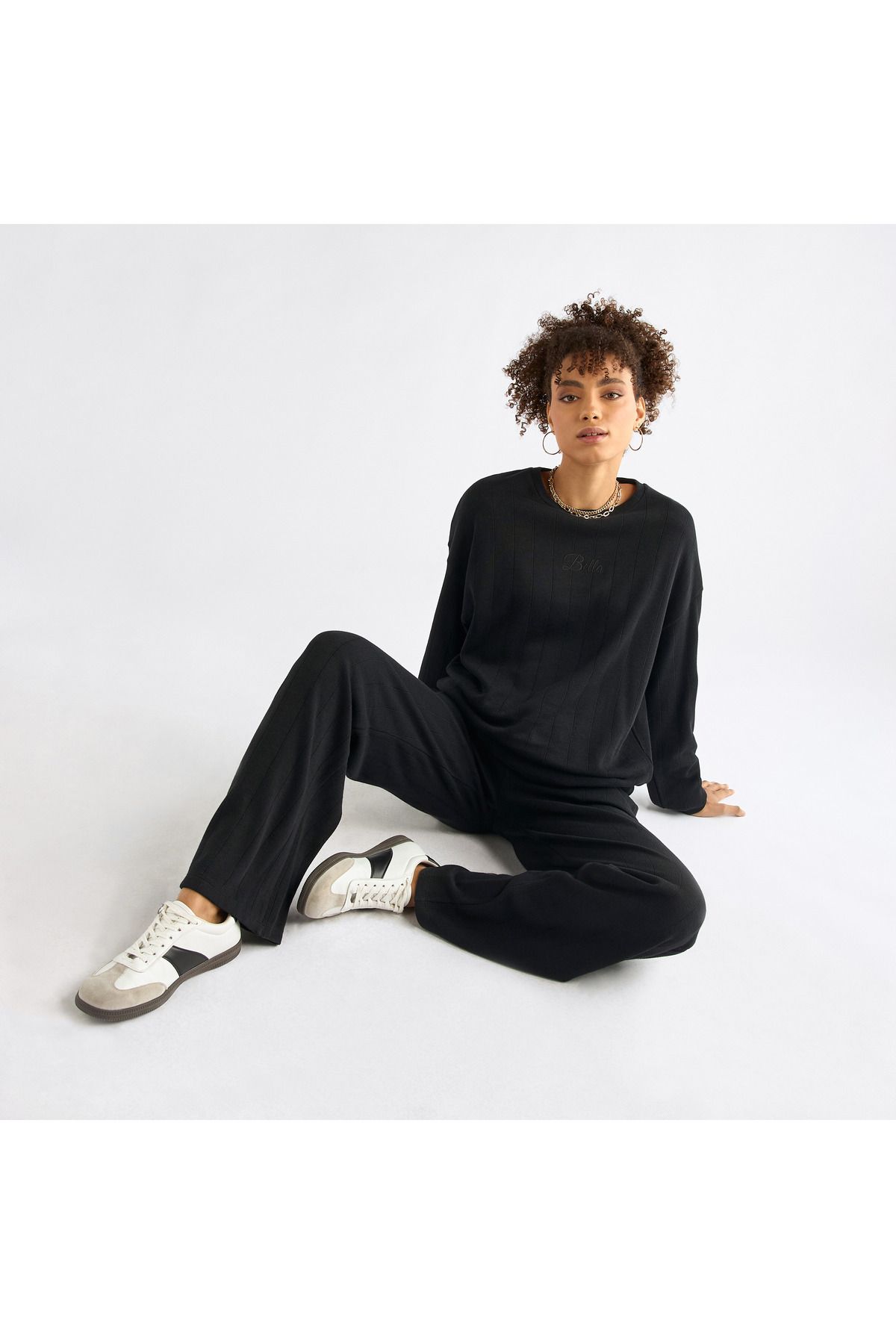 FAV-Textured Long Sleeves T-shirt and Pants Set 1