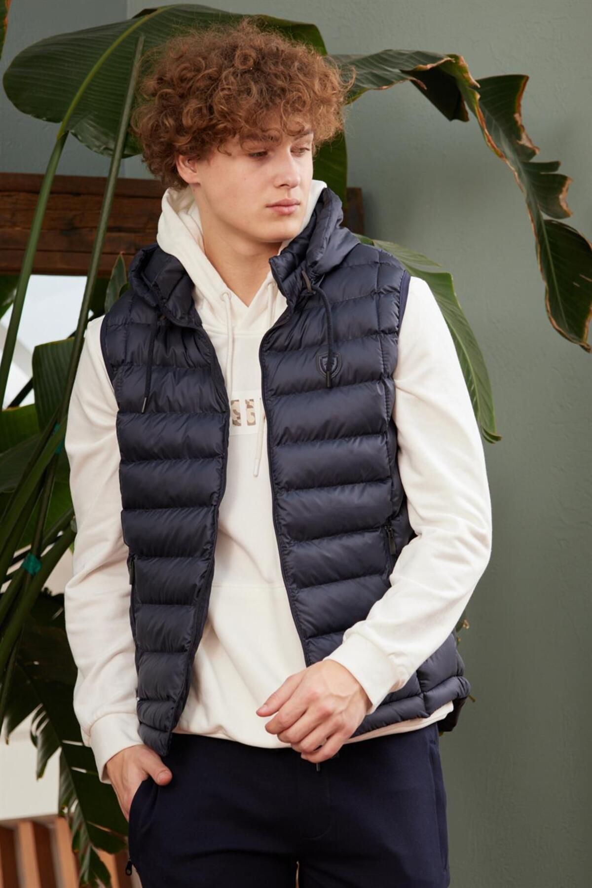 Danger-Men's Removable Hooded Standard Mold Puffer Vest Navy Blue 5