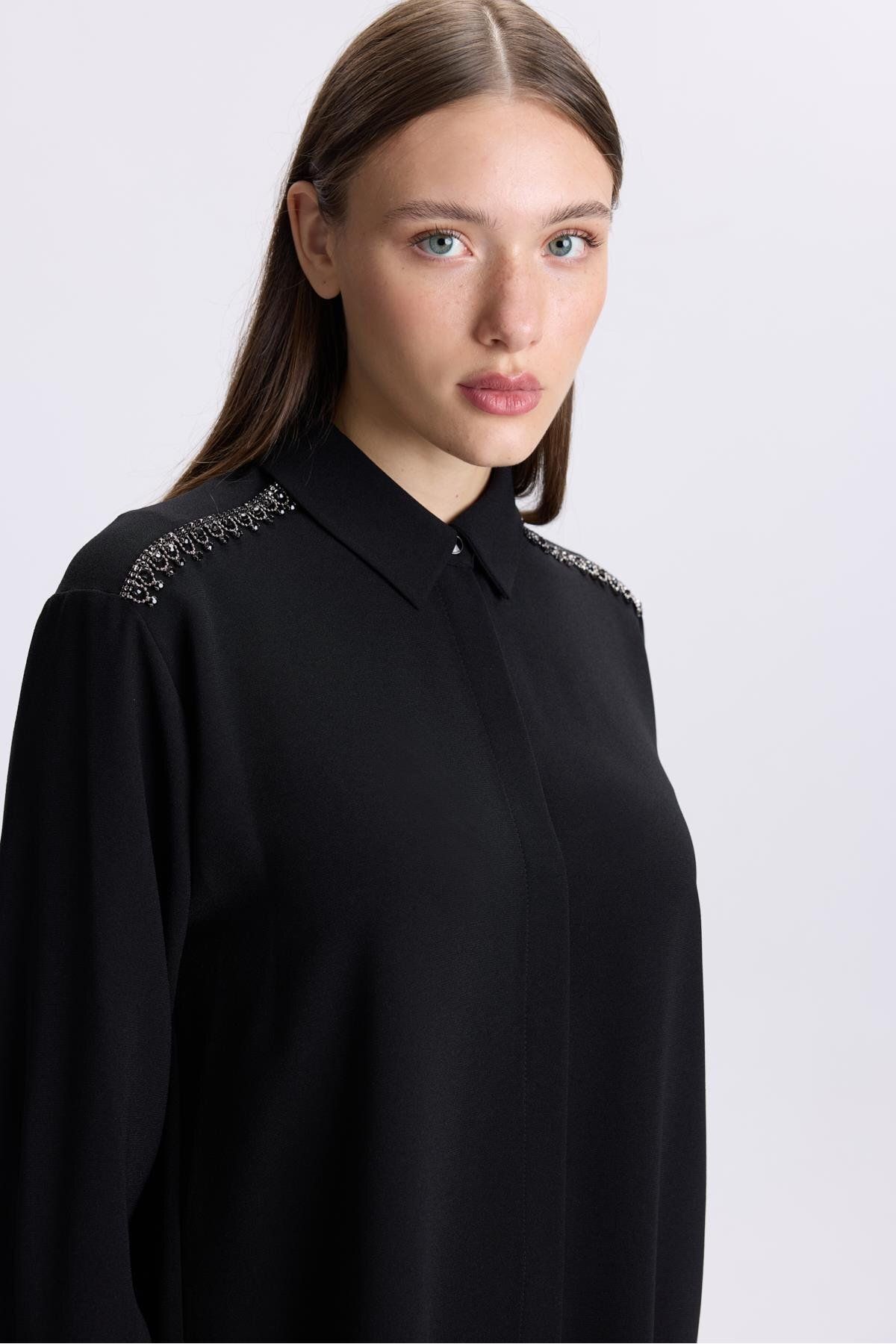 Zühre-Black Tunic with Shoulder Detail T-1499 1