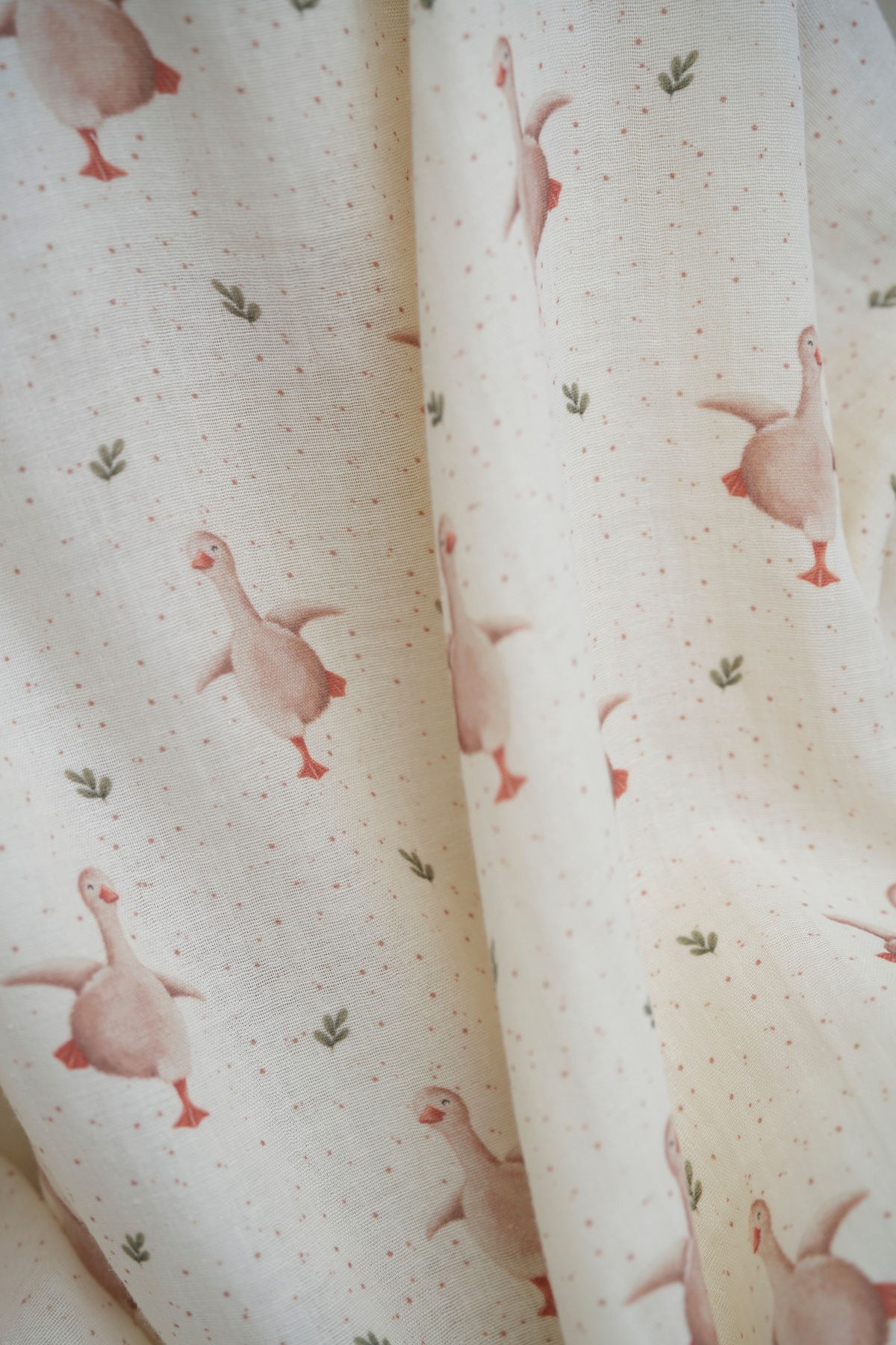 Tuğba Kuğu Baskılı Müslin Kumaş  | Spring Ducks fotoğrafı 5 (önizleme)