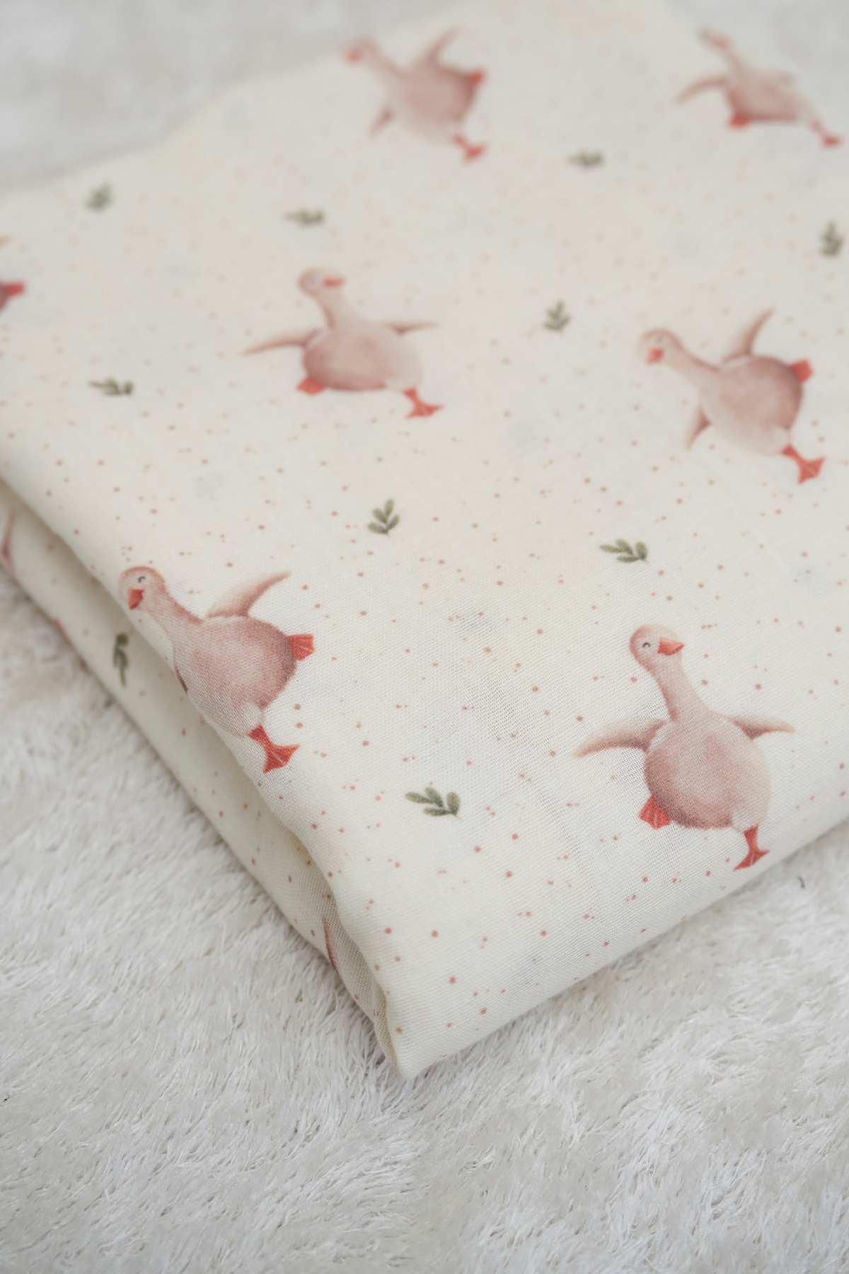 Tuğba Kuğu Baskılı Müslin Kumaş  | Spring Ducks fotoğrafı 3 (önizleme)