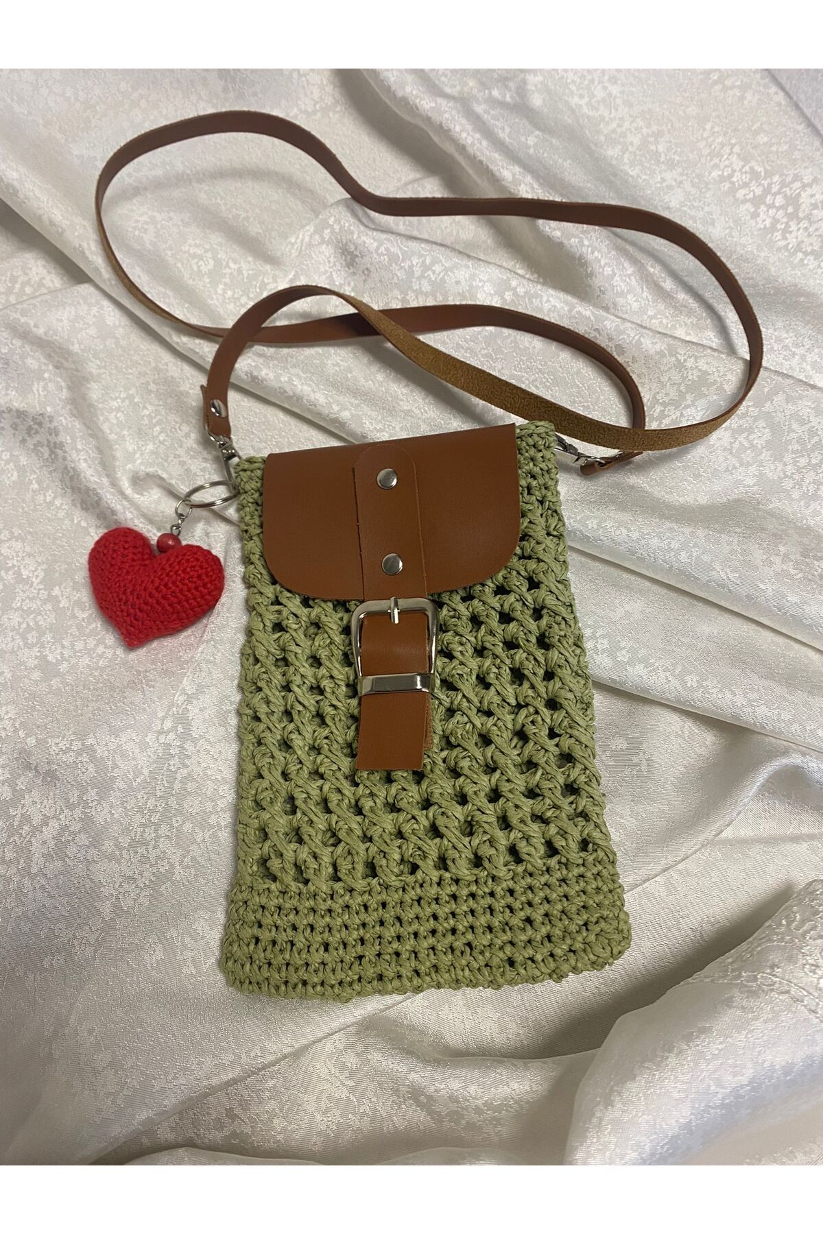 Kevser nur tuhafiye-Phone Bag - Hand-Knitted Design 1