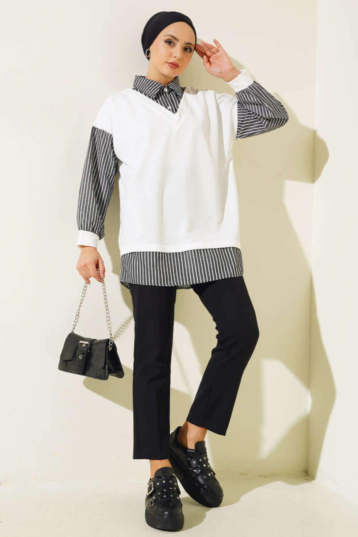 complete the look image