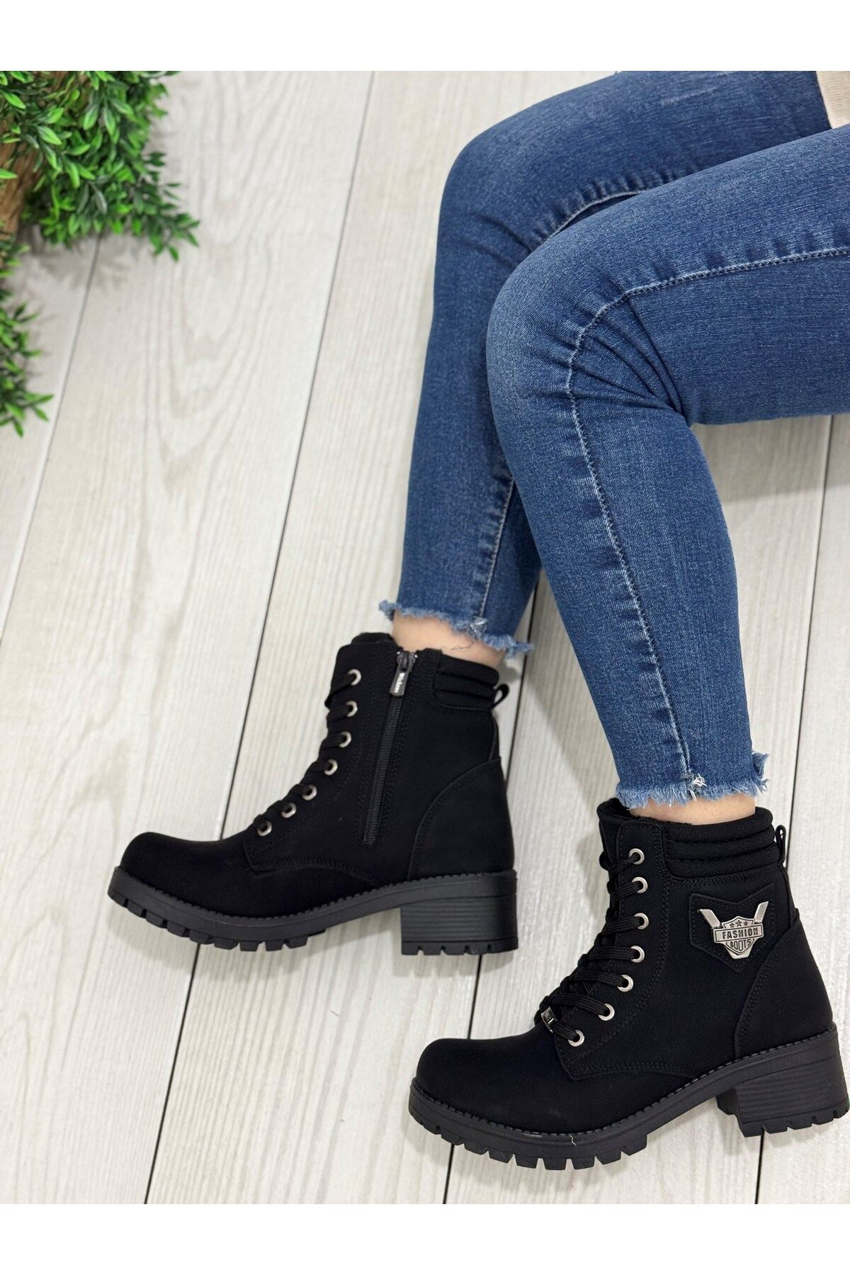 Wickers-2262 Μαύρες μπότες Nubuck 2