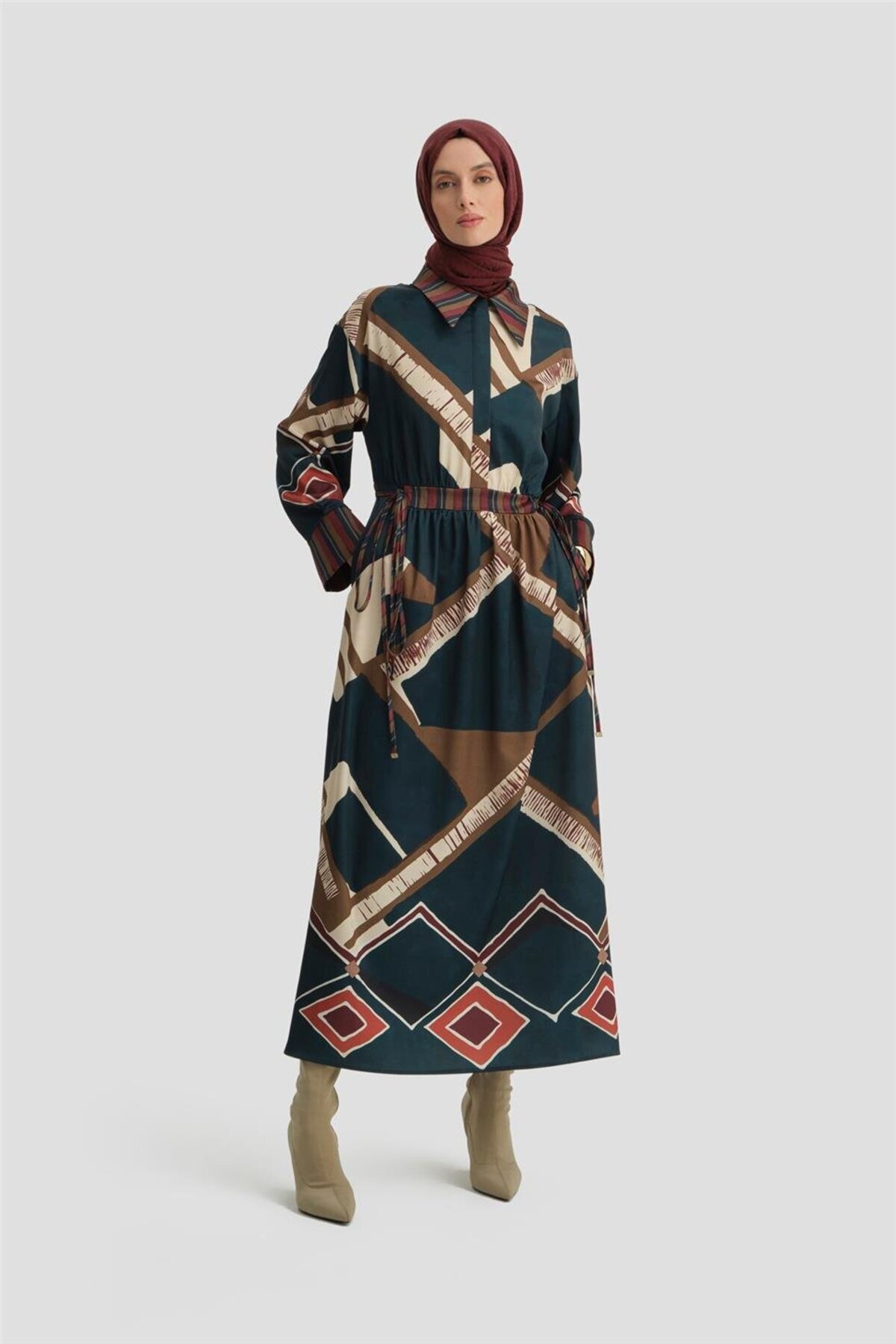 آرمینه لباس طرح هندسی 24k9911 روغنی