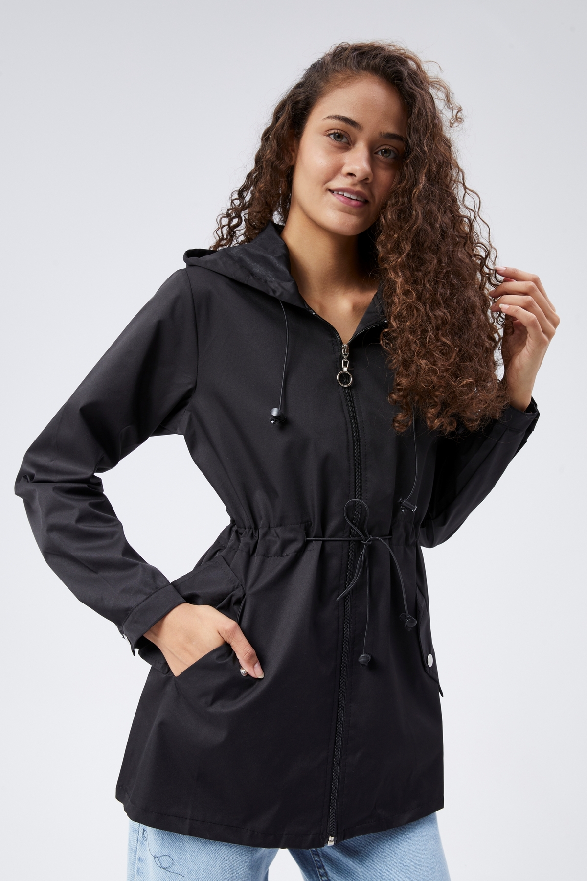 Primaro  Çift Cepli Belden Büzgülü Kapüşonlu Siyah Yağmurluk Rüzgarlık - Görsel 3