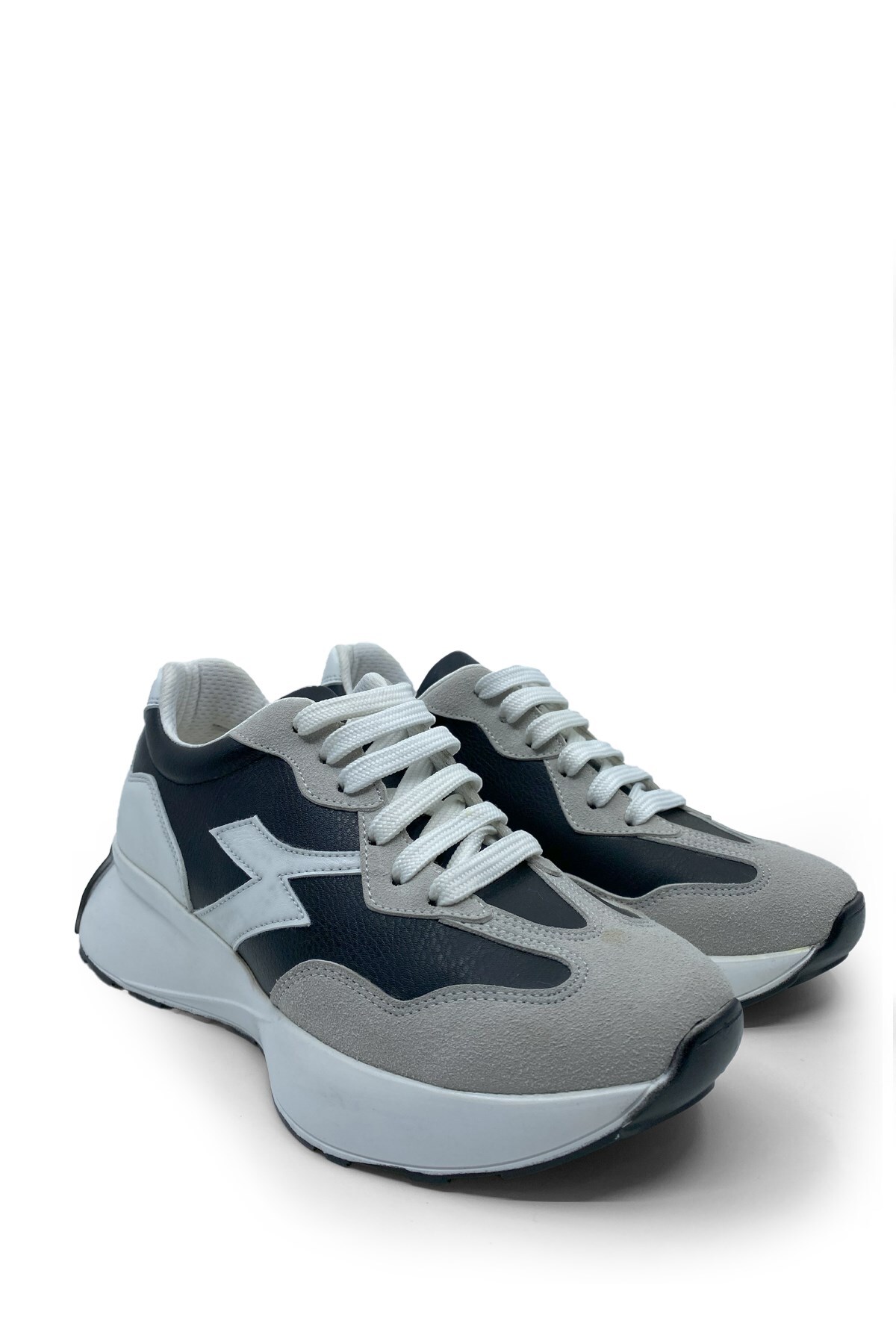 Comfort Taban Bağcıklı Kadın Spor Ayakkabı Sneaker Siyah Beyaz