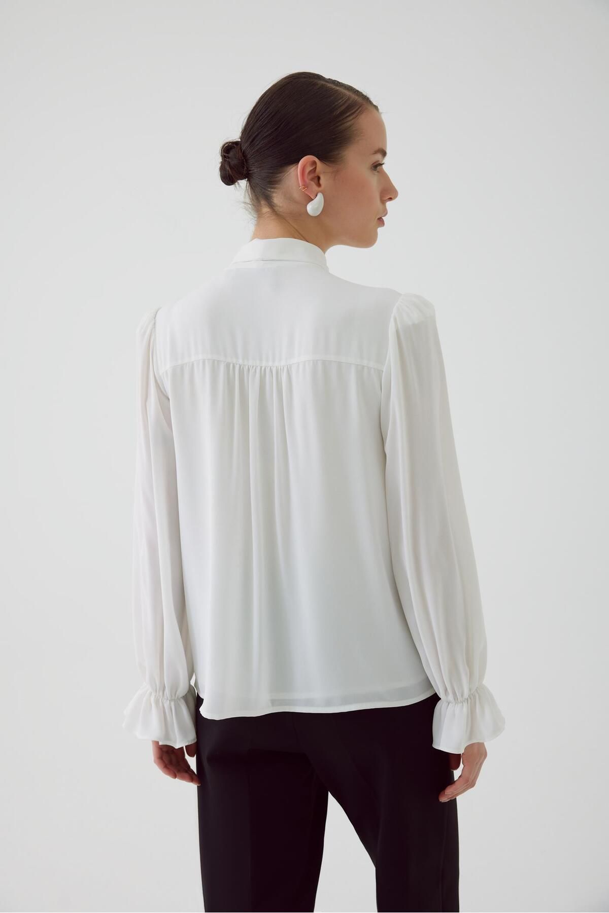 Exquise-Chiffon Regular Bone Blouse - Scarf Collar and Sleeve Elastic 2