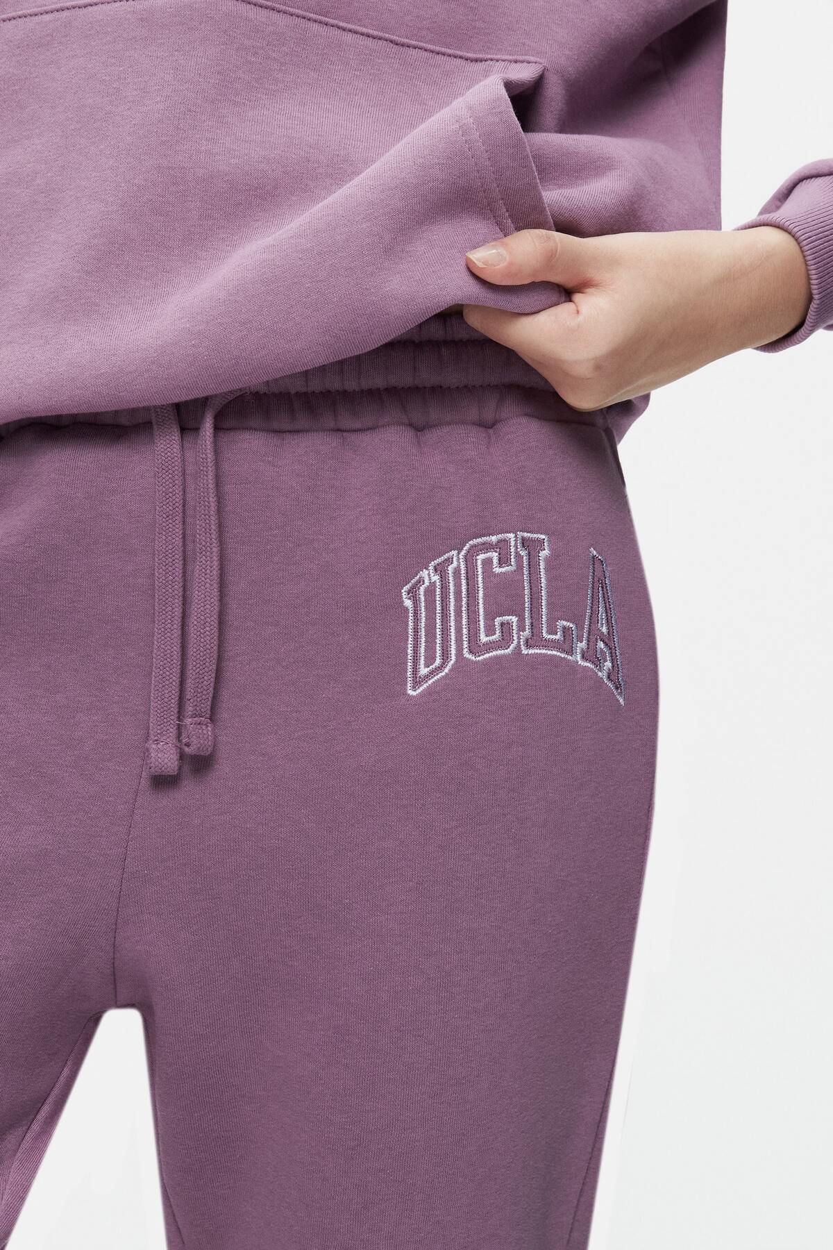 UCLA-Pantaloni de trening pentru femei Jules Purple, confortabili, brodați, înălțați, cu potrivire standard 2