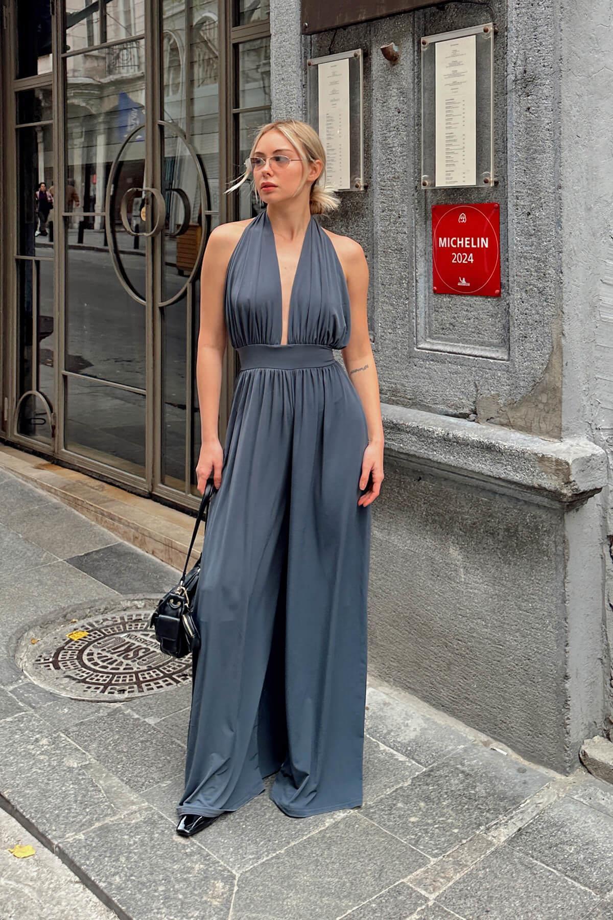Swist-Šedá dámská kombinéza s nízkým střihem Halter Back 3