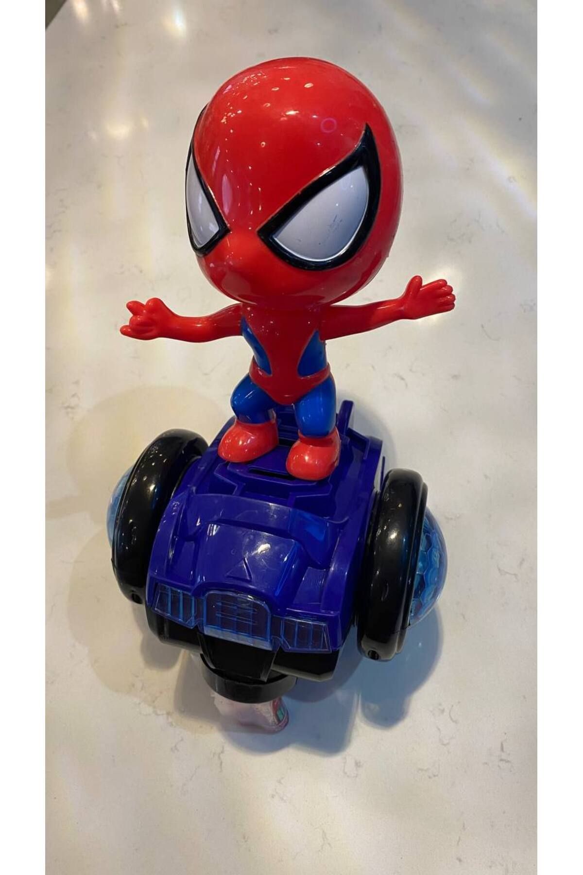 Magicway Sesli ve Işıklı Gezen Örümcek Adam Pilli Otomatik Dönen Eğlenceli Spider Man