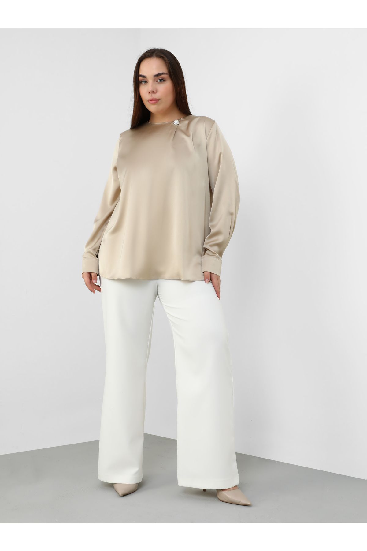 ALİA-Cream Satin Blouse - Plus Size, Stone Detailed - Alia 2