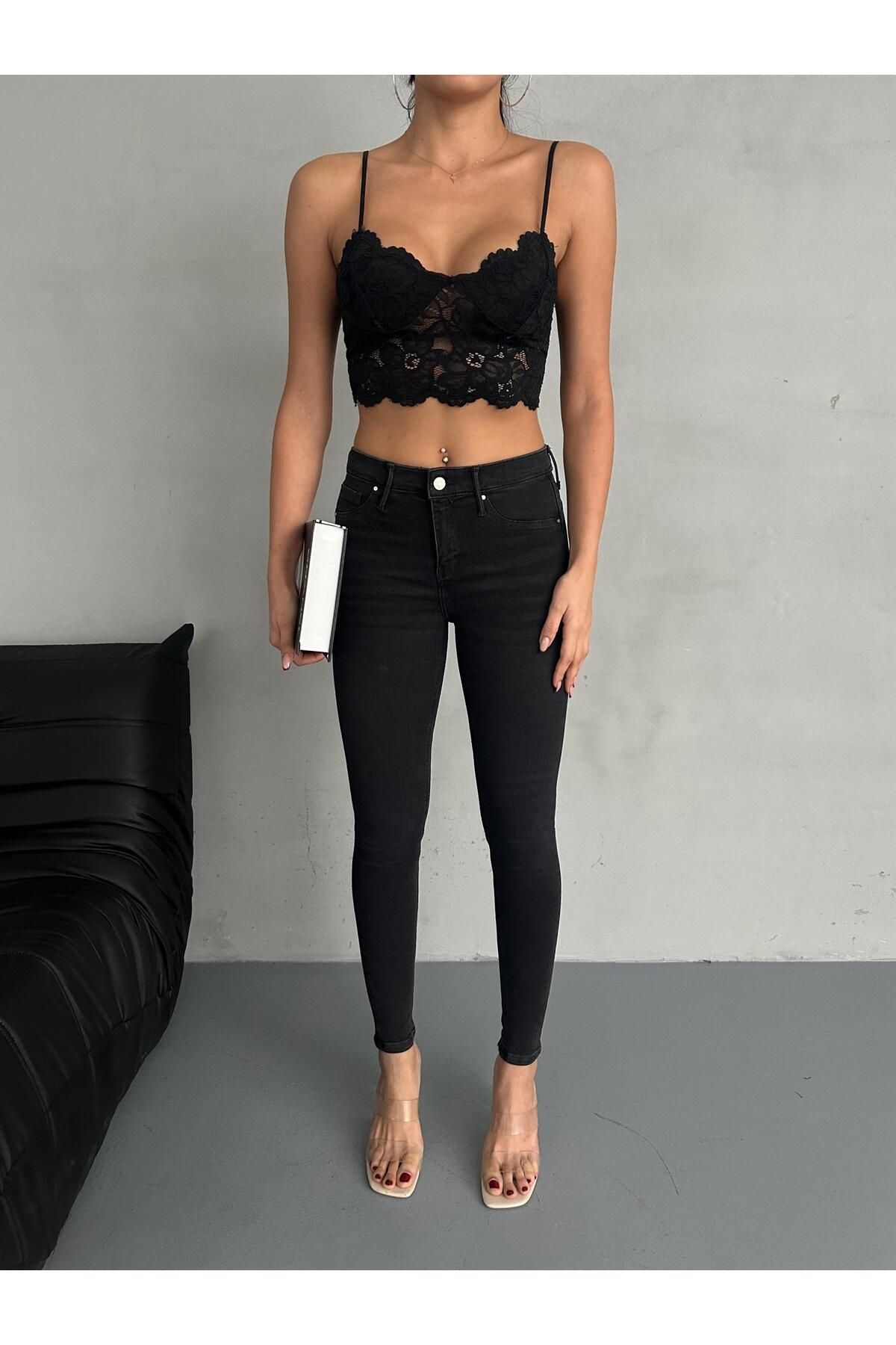 BPF-Blugi skinny Push Up cu detaliu în piatră cu efect modelat negru 3