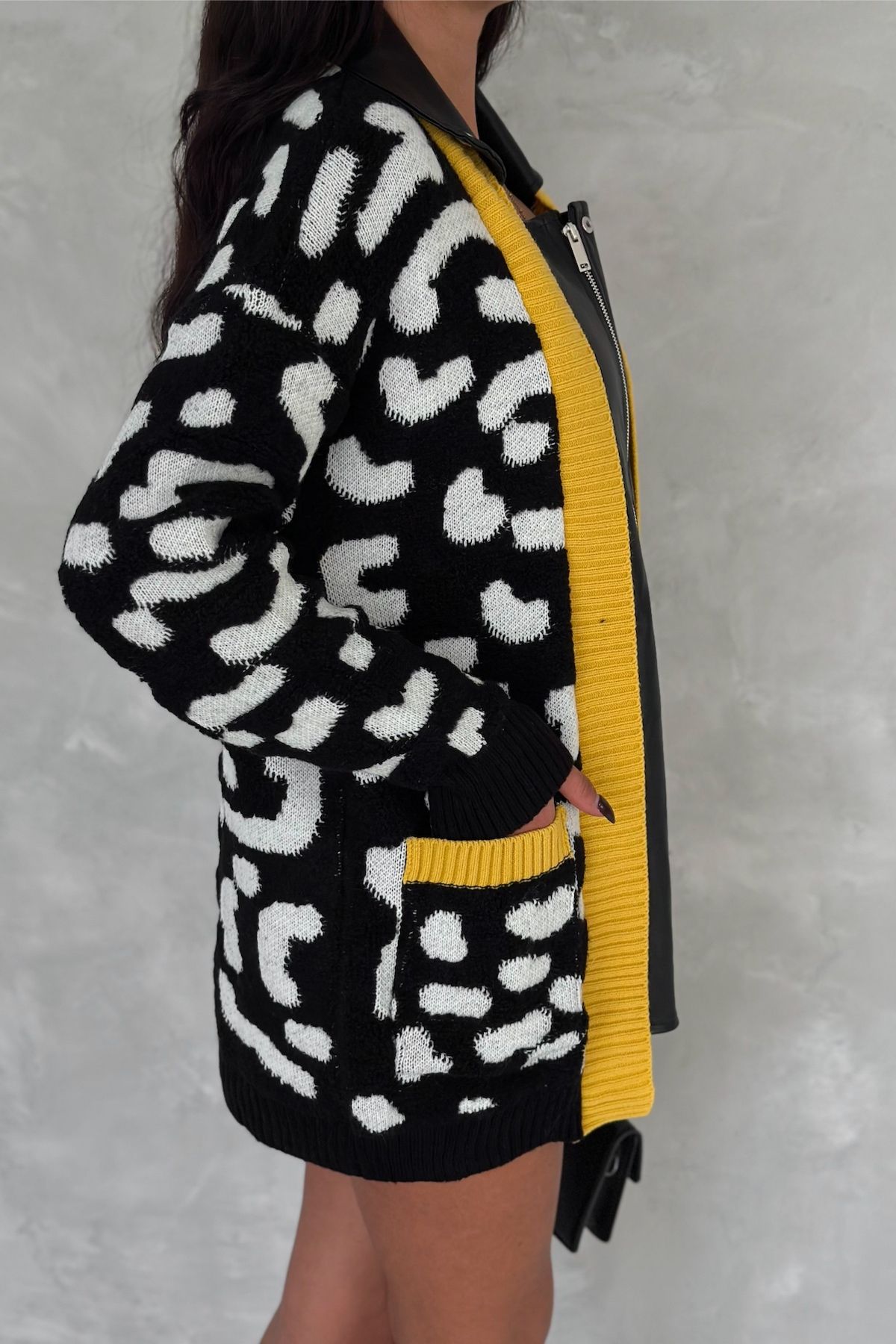 FEMELLE-Women's Yellow Leopard Pattern Zippered Leather Oversize Knitwear Cardigan 5