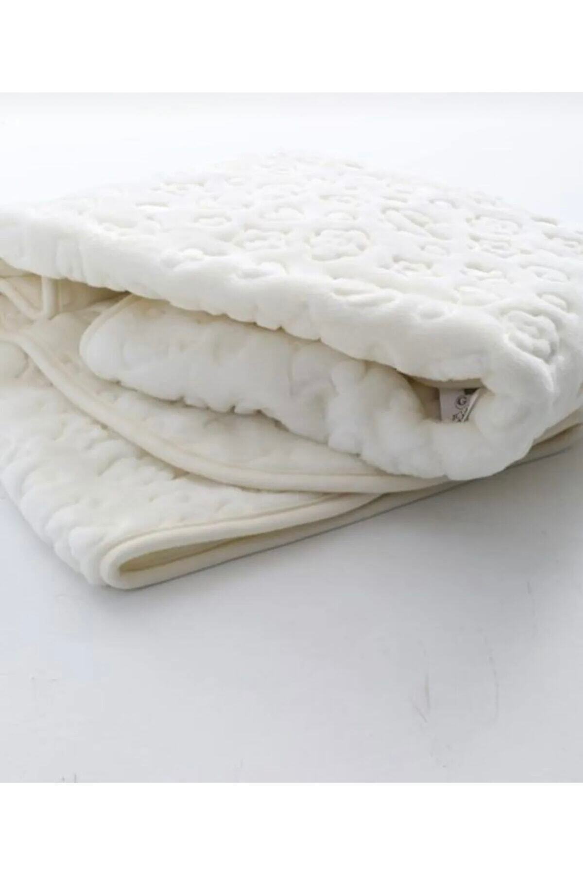 yukobaby bebeğiniz için en doğalı Kabartmalı Peluş Bebek Battaniyesi Ekru(ÇİÇEK DESEN MUŞAMBA ÖNLÜK HEDİYELİ:)) fotoğrafı 3 (önizleme)