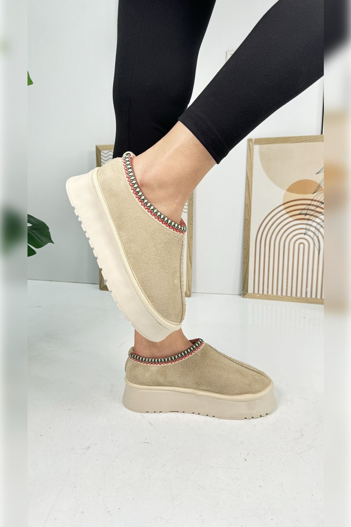 İmerShoes-Bocanci de damă din piele intoarsa cu model bej cu talpa inalta groasa - U50 usor 7