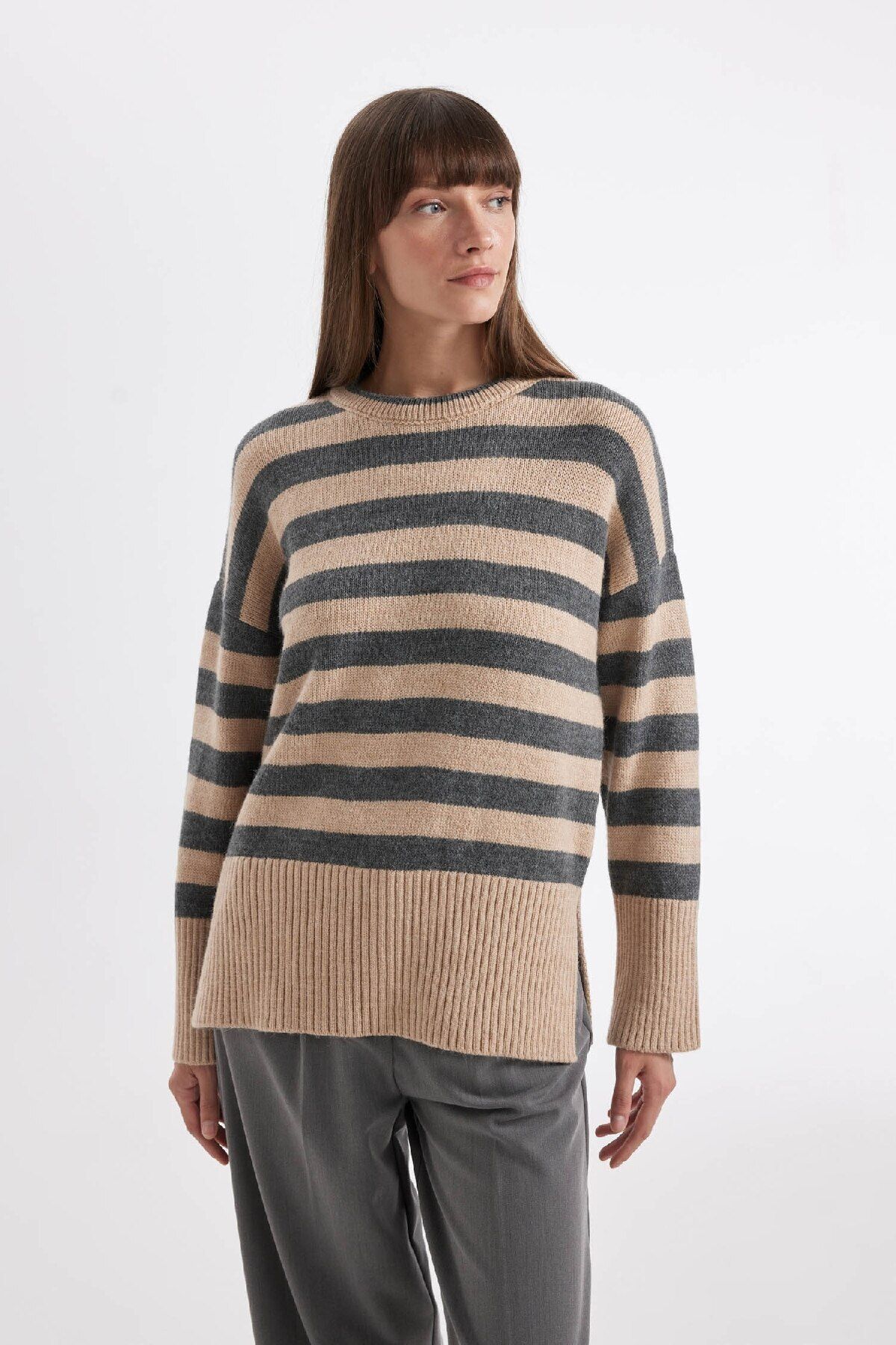 DeFacto-Crew Neck Slit Striped Oversize kötöttáru pulóver - C9054ax24wn 4