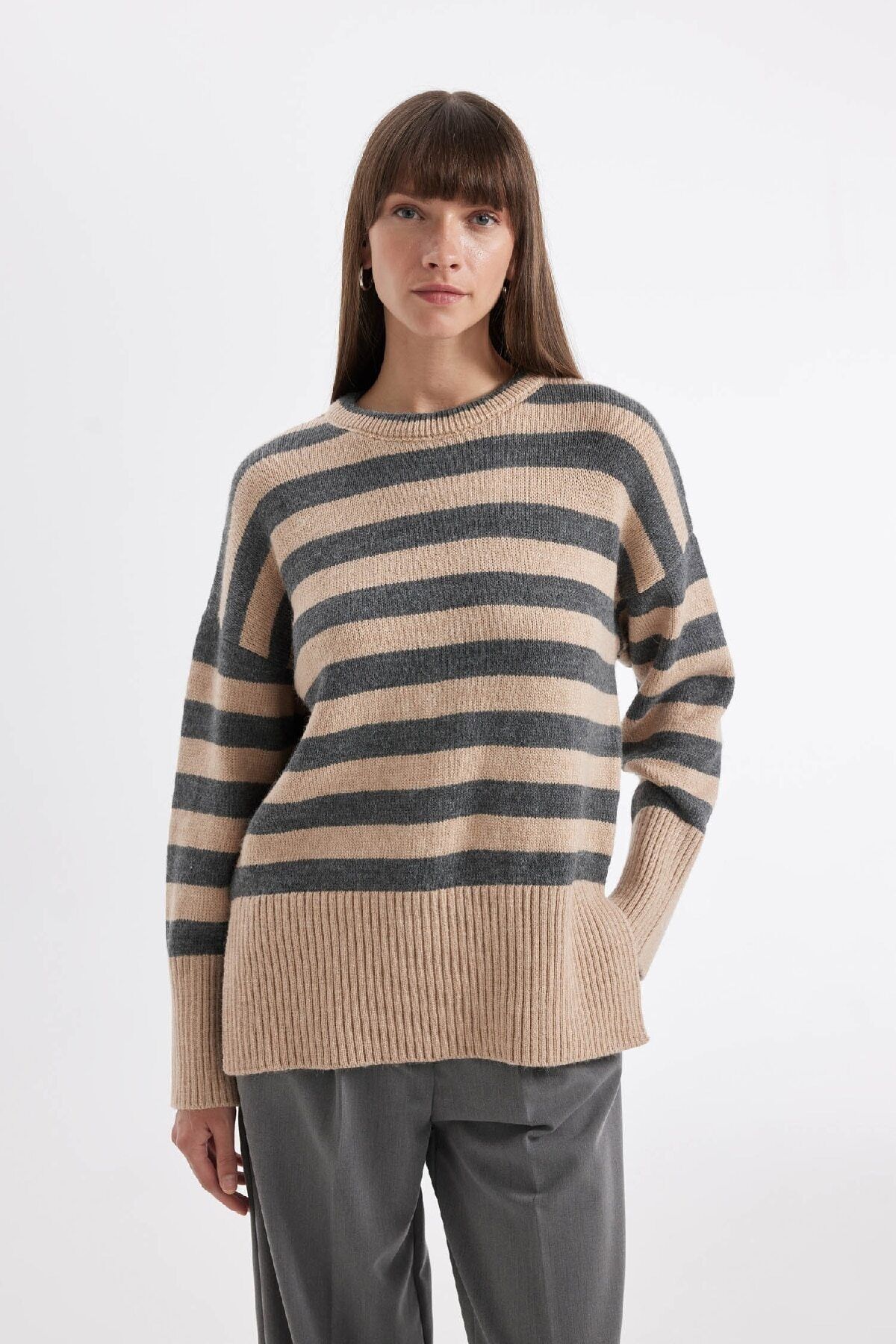 DeFacto-Crew Neck Slit Striped Oversize kötöttáru pulóver - C9054ax24wn 3