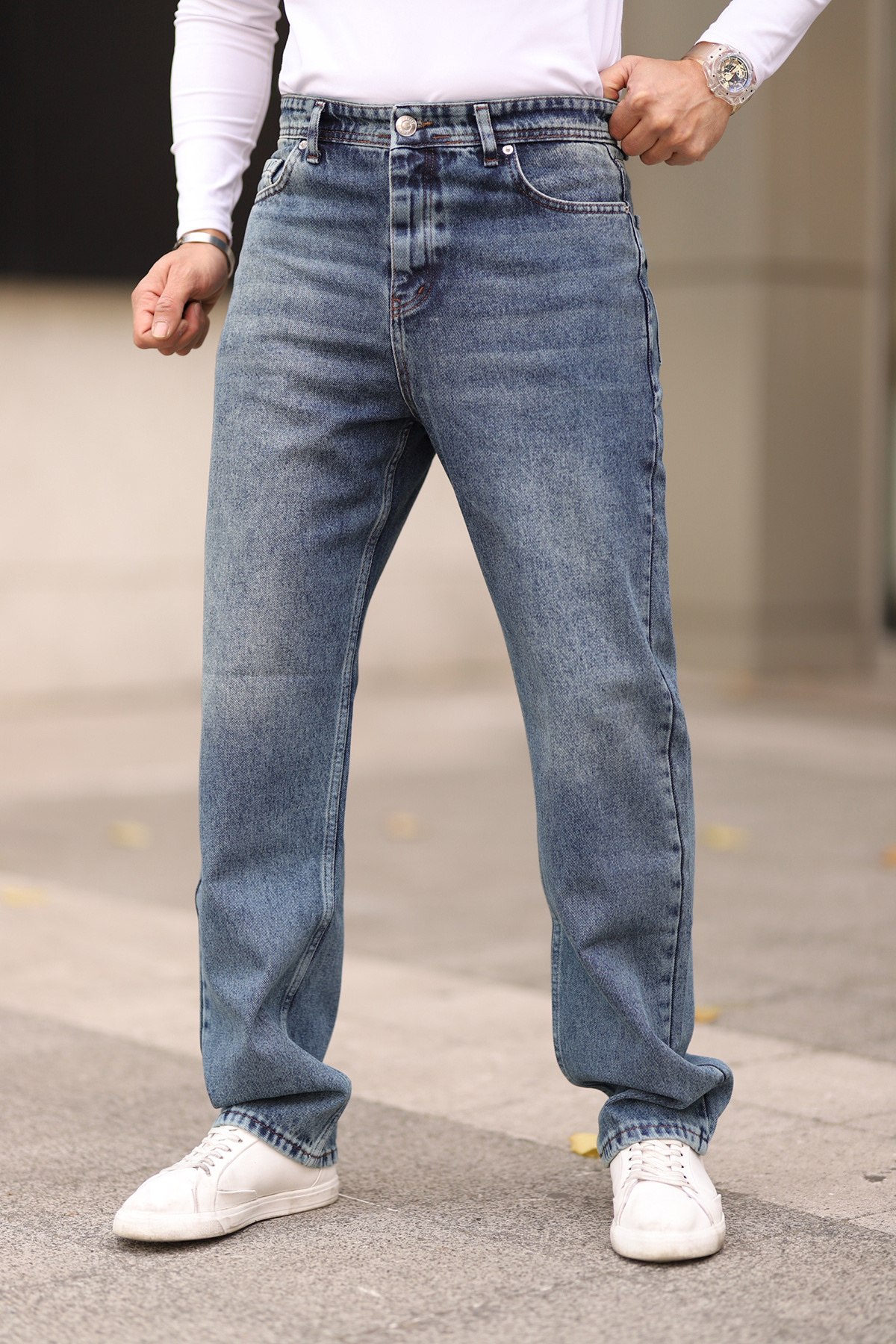 Trendyol Collection Spodnie Baggy Fit Medium Blue Jeans - Jeansy 100% bawełny Tmnaw24Je00027