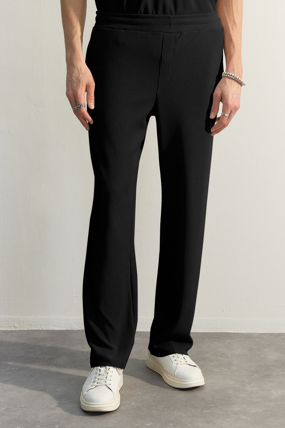 Trendyol Collection-Schwarze, gerade geschnittene, einteilige Jogginghose mit verstecktem Kordelzug in limitierter Auflage TMNSS23EA00013 6