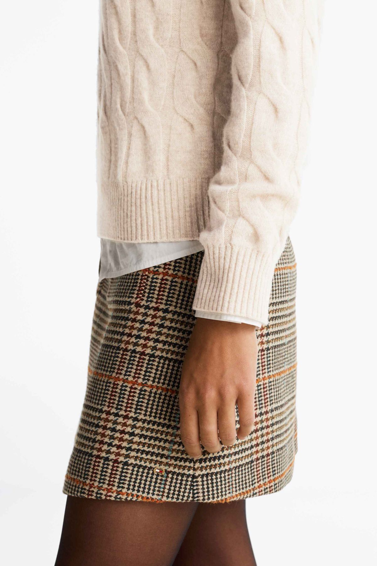 Tommy Hilfiger-Μπεζ πουλόβερ με στρογγυλή λαιμόκοψη - Standard Pattern, SOFT WOOL CABLE C-NK 4