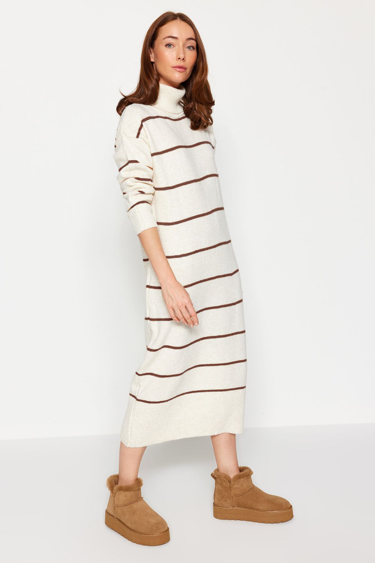 Trendyol Collection-Stone Maxi Knitwear Wide Fit Weich strukturiertes Kleid TWOAW24EL00056 4