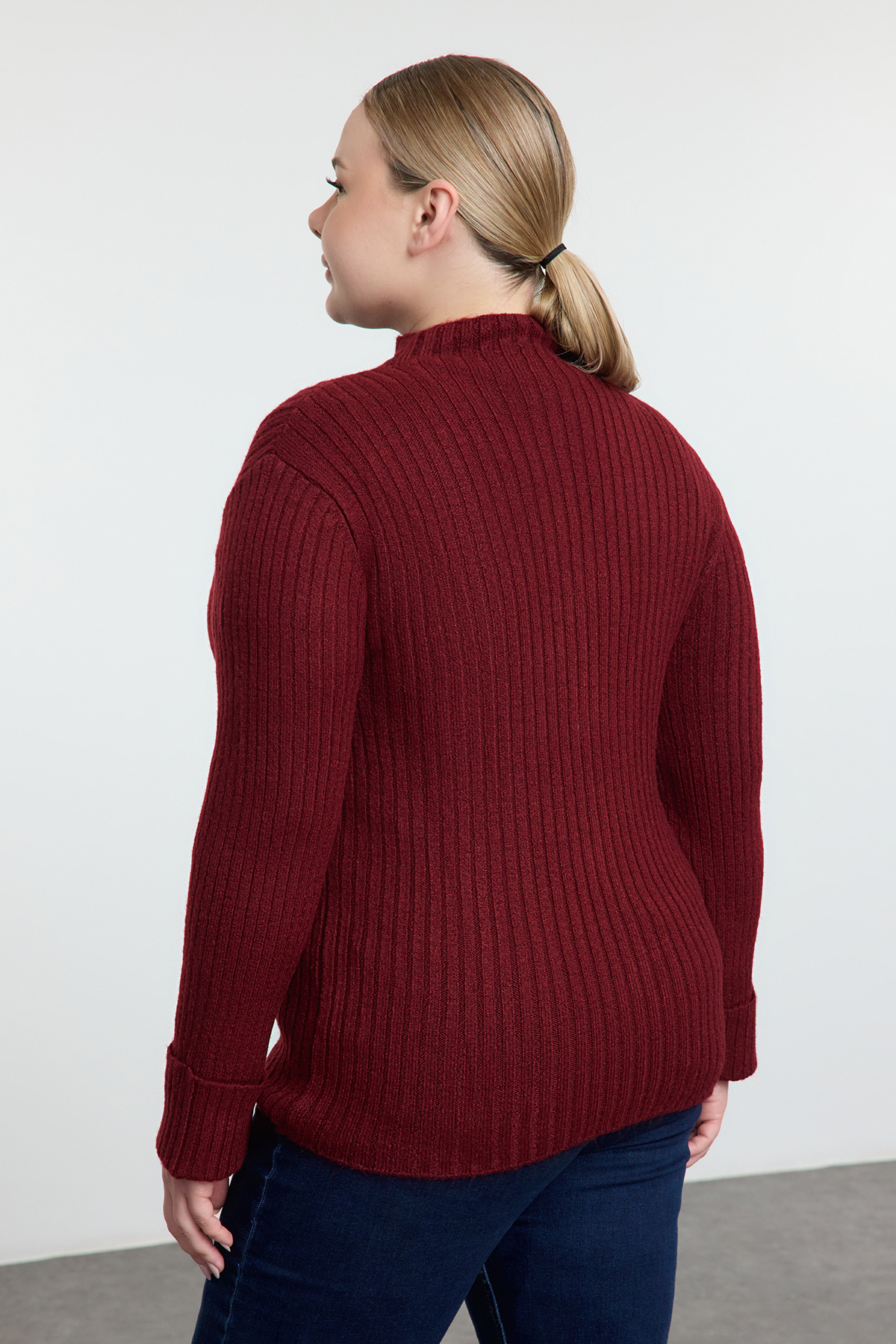 Trendyol Curve-Burgundy Soft Textured Stand Collar Knitwear Cardigan Tbbaw25Av00023 5
