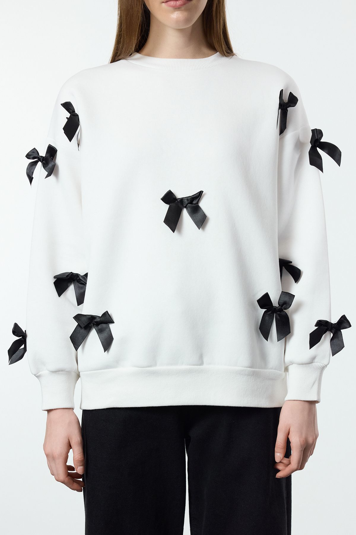 Trendyol Collection-Ecru Ribbon Detail Oversize/Wide Fit Silná pletená mikina Twoaw25Sw00069 4