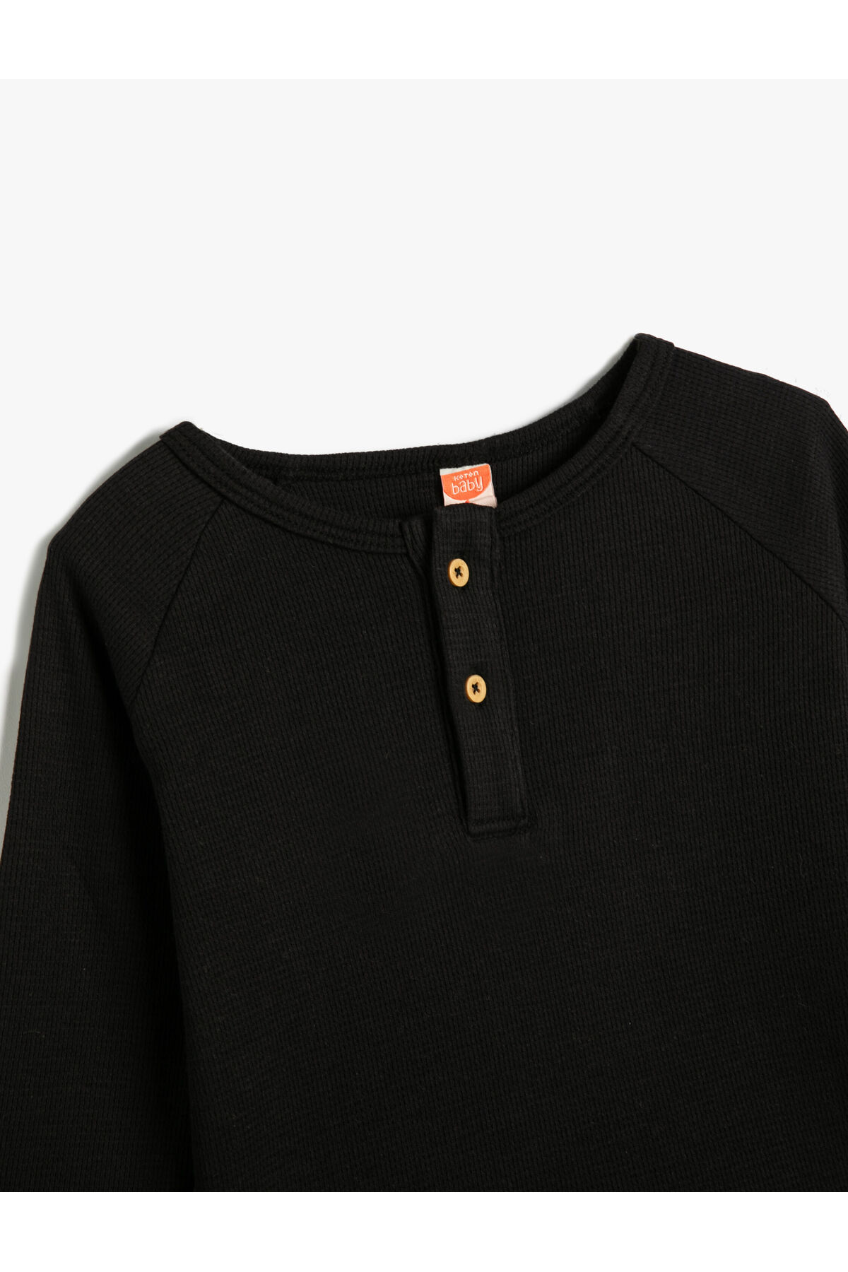 Koton Tişört Uzun Kollu Bisiklet Yaka Dokulu Düğme Detaylı Pamuklu fotoğrafı 3 (önizleme)