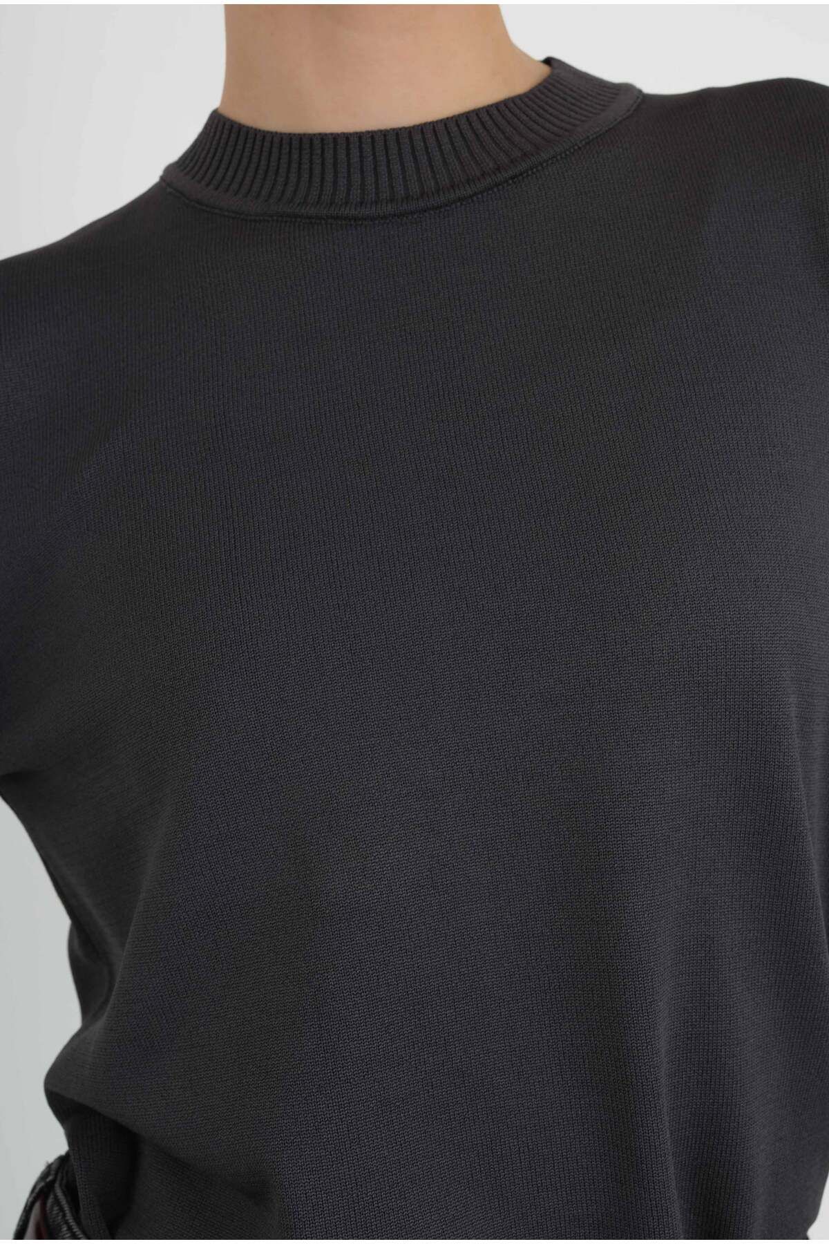 HEQA-Anthracite Knitwear Sweater 5