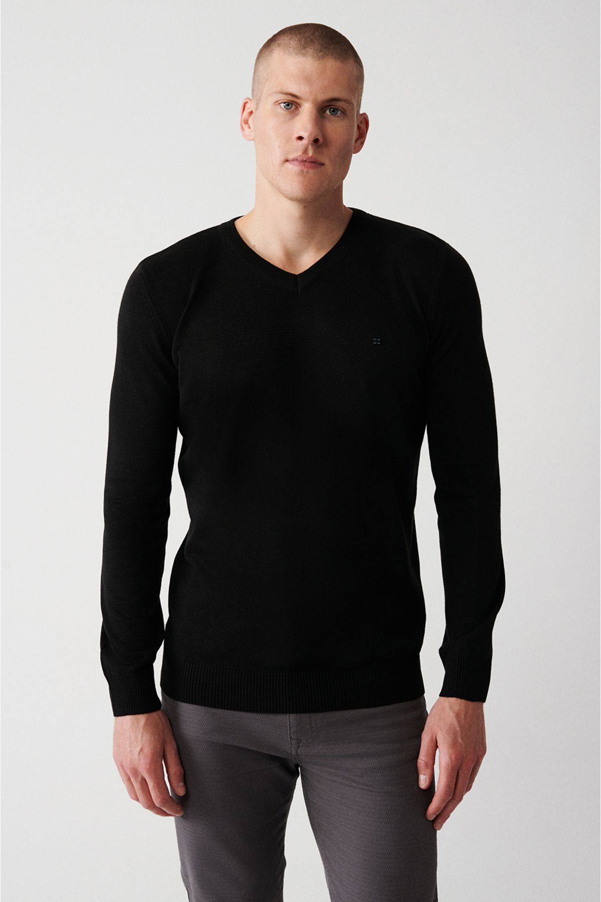 Avva-Men's Black V-Neck Non-Pilling Knitwear Sweater E 005003 3