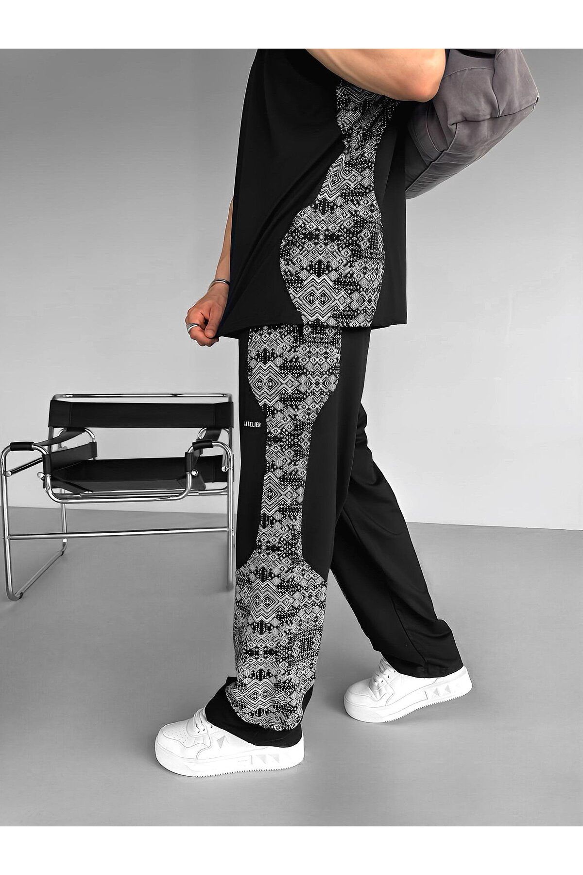 ablukaonline-Black Men's Summer Tracksuit - Baggy Fit and Pattern Printed 2