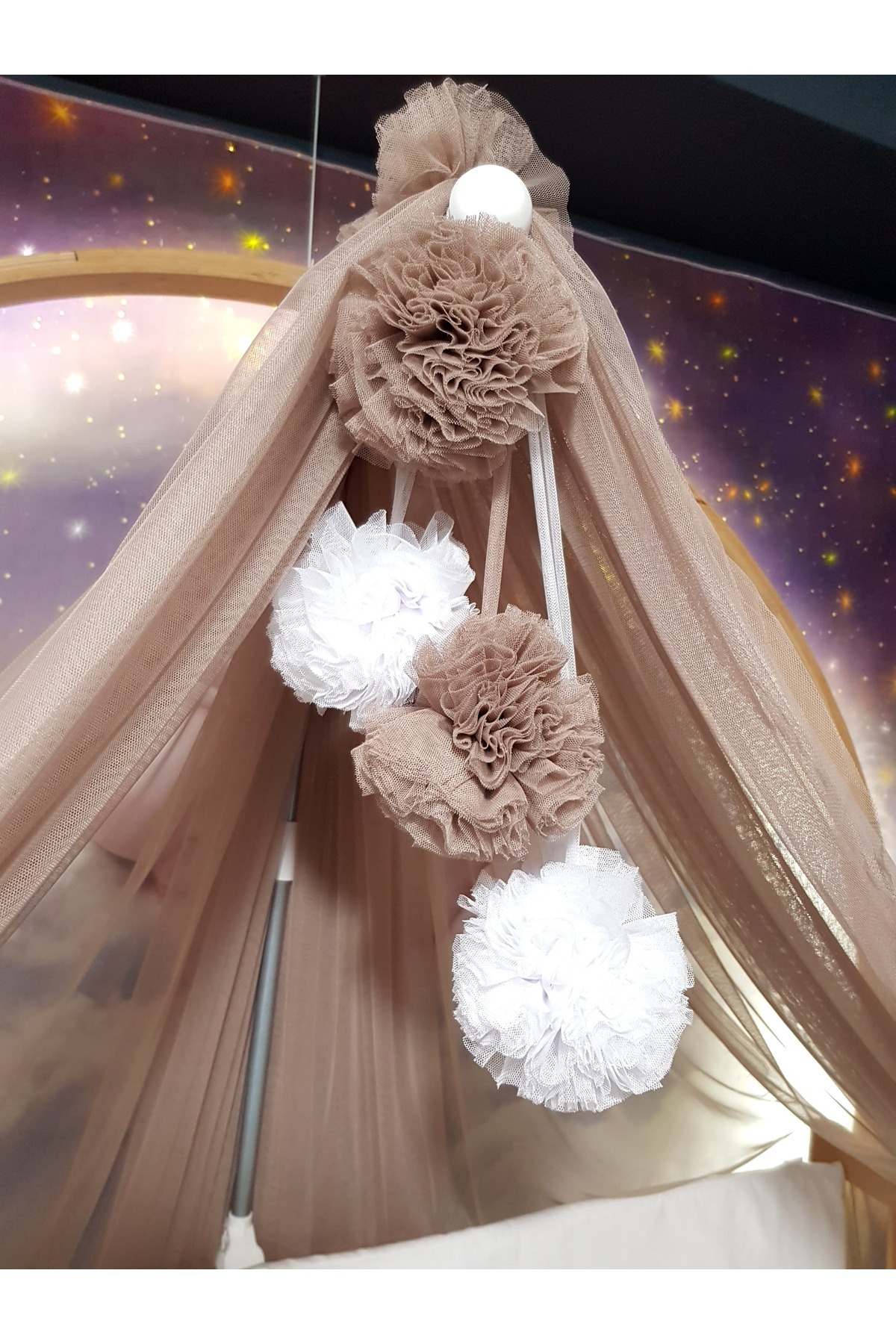 bebek_iklimi Bebek Lüks Cibinlik Takımı - Kahverengi Ve Beyaz Dört Ponponlu - 6 Metre Likra Tül (APARAT DAHİL) fotoğrafı 4 (önizleme)