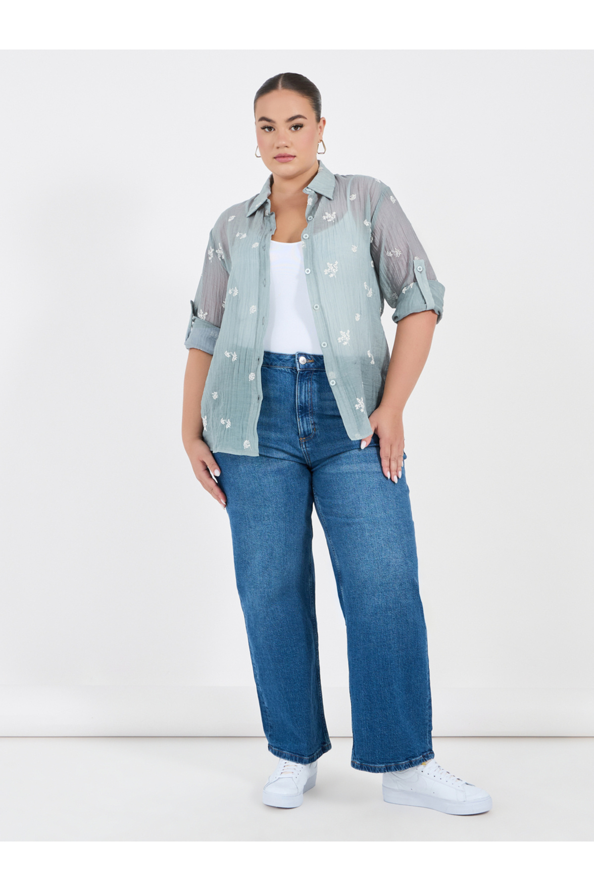 Styli-Plus Size Embroidered Shirt with Roll-Up Sleeves 3