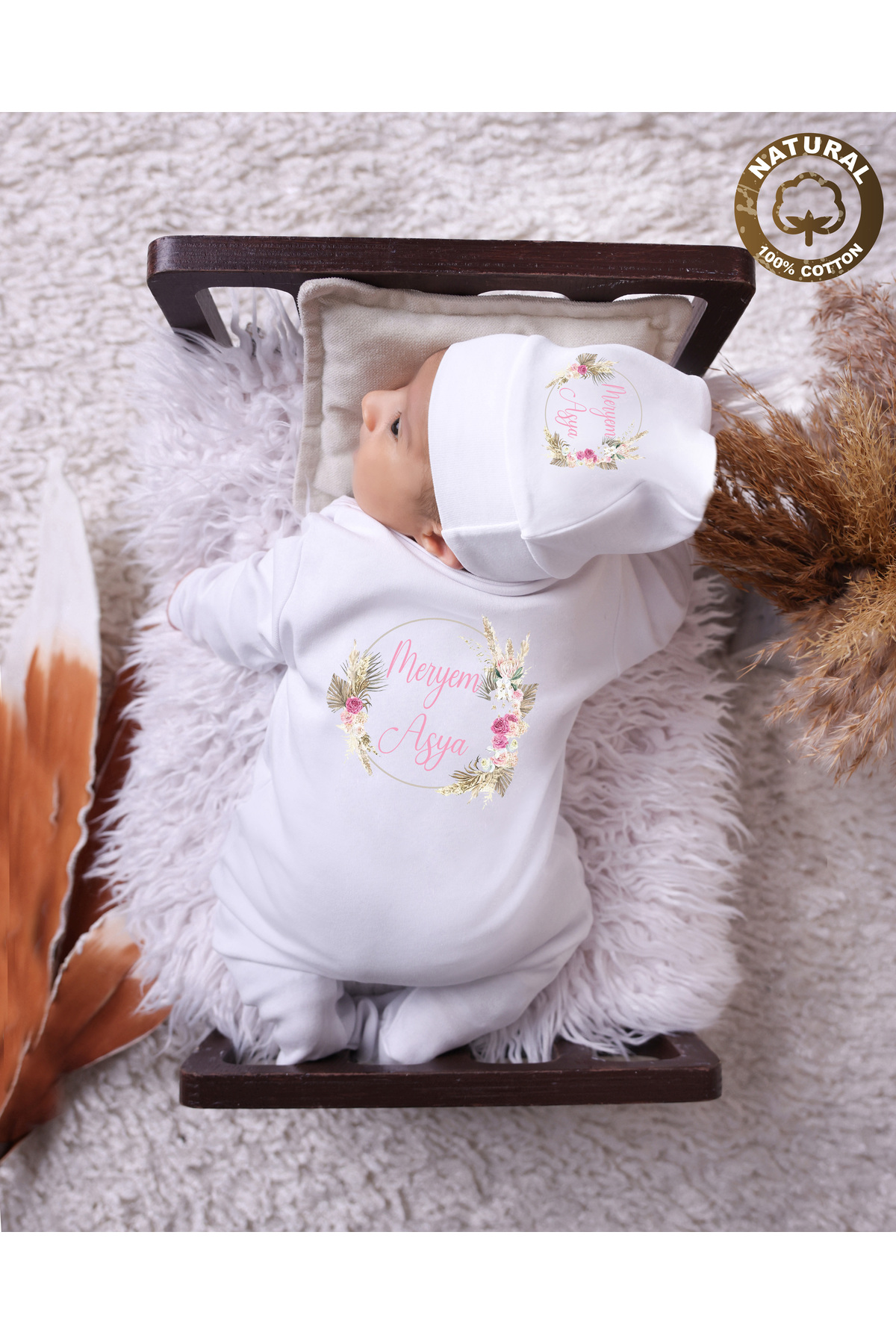 yzc home size dair... Ty K69 Isimli Kız Bebek Yastık Tulum Şapka Eldiven Set Beyaz Hastane Çıkışı %100 Pamuk fotoğrafı 2 (önizleme)
