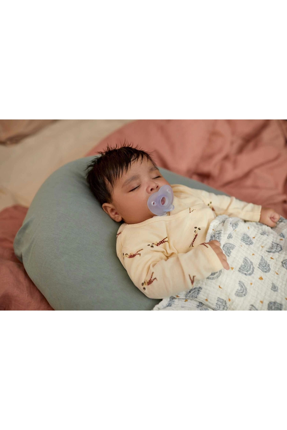 Philips Avent Philips Soothie Ortodontik Saklama Kutulu 2li Emzik 0-6 Ay - Erkek fotoğrafı 7 (önizleme)