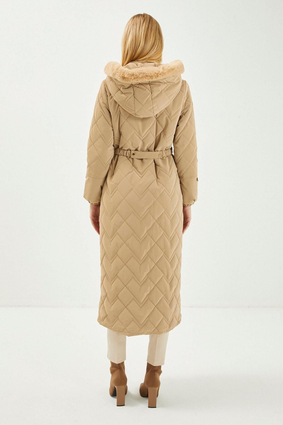 Zühre-Fur Detailed Hooded Long Beige Puffer Coat 12765 7